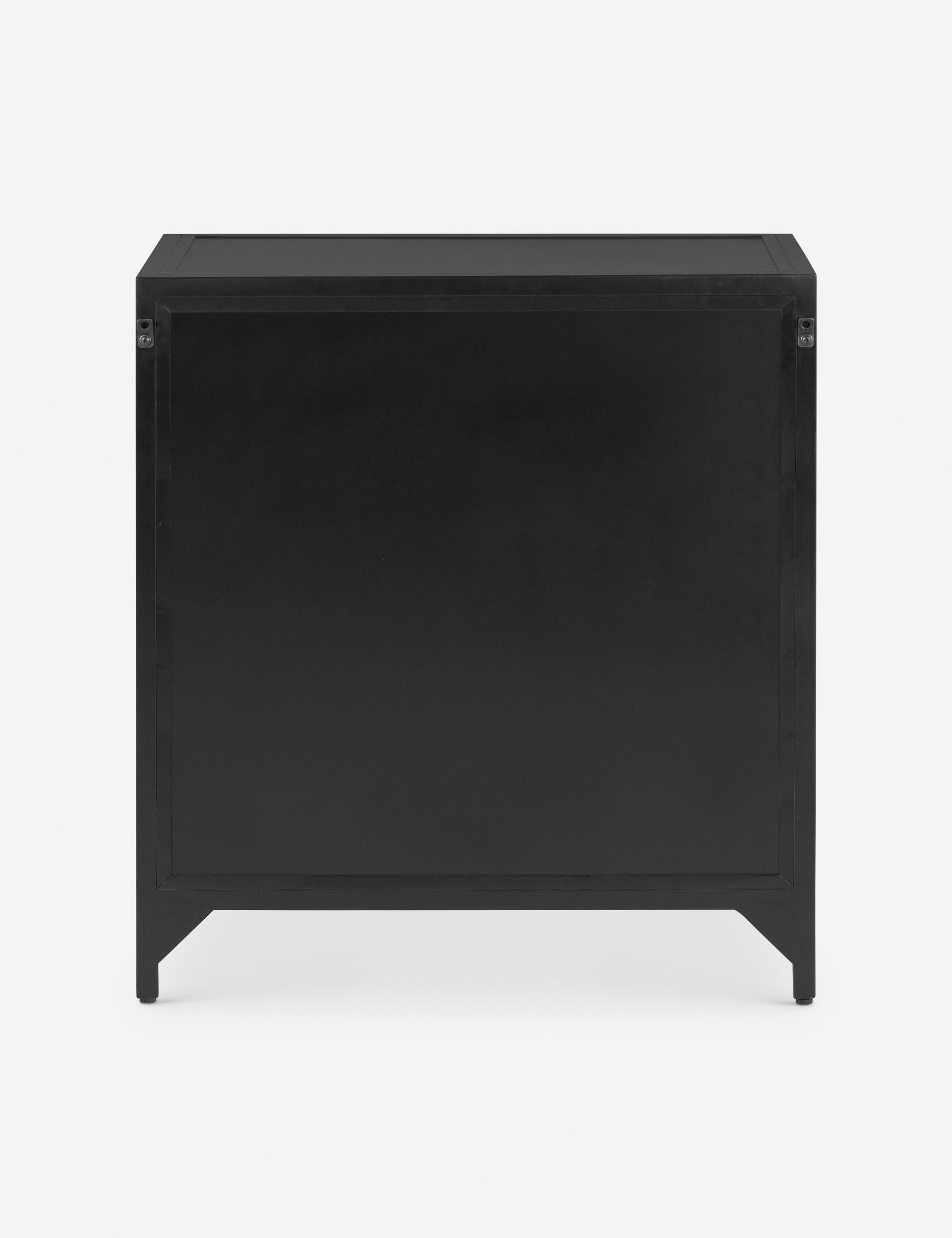 Table de chevet à 2 tiroirs - Parfaite pour les chambres d'inspiration industrielle, cette table de chevet apporte une touche sophistiquée grâce à ses poignées de tiroir rondes qui ajoutent un