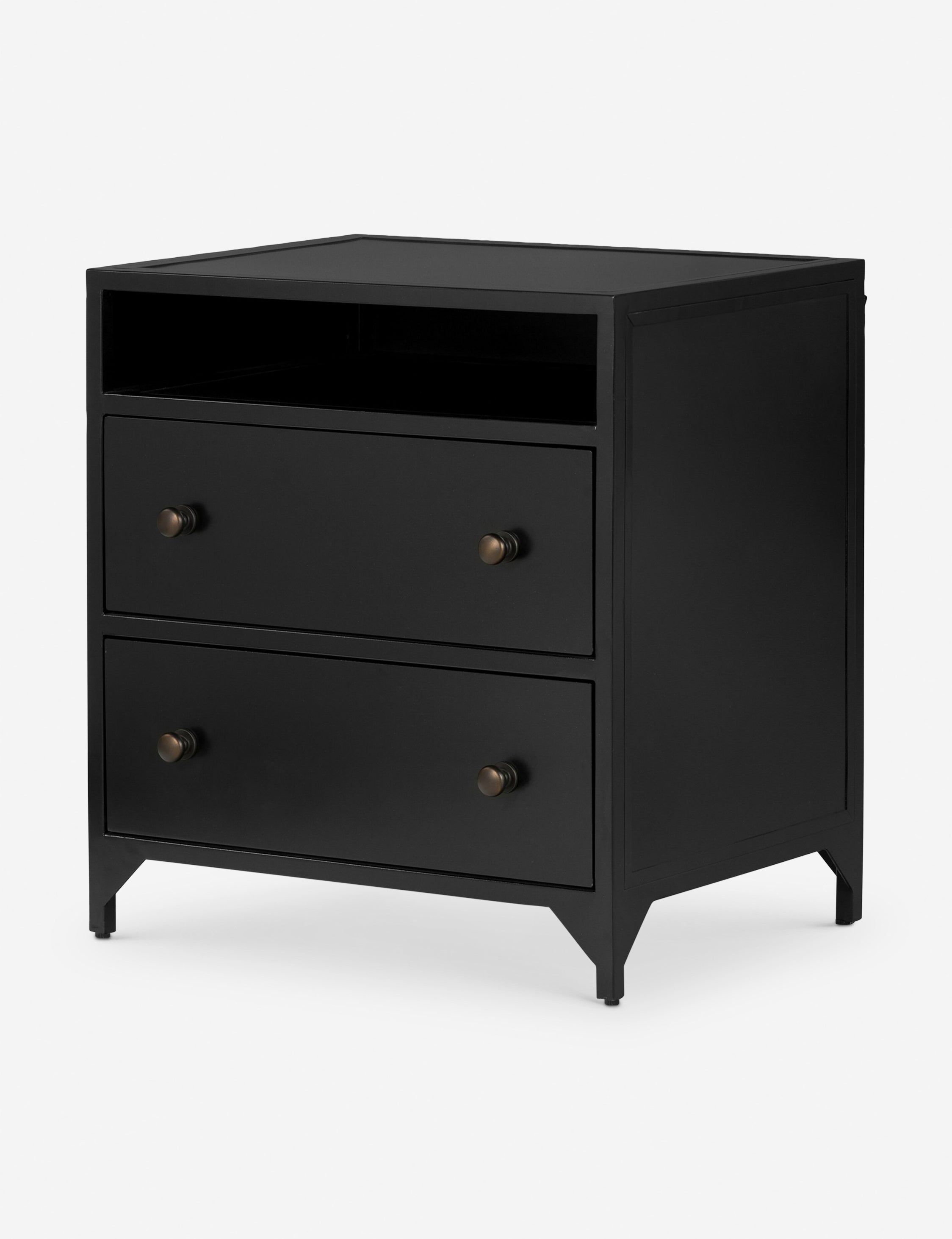 Table de chevet à 2 tiroirs - Parfaite pour les chambres d'inspiration industrielle, cette table de chevet apporte une touche sophistiquée grâce à ses poignées de tiroir rondes qui ajoutent un