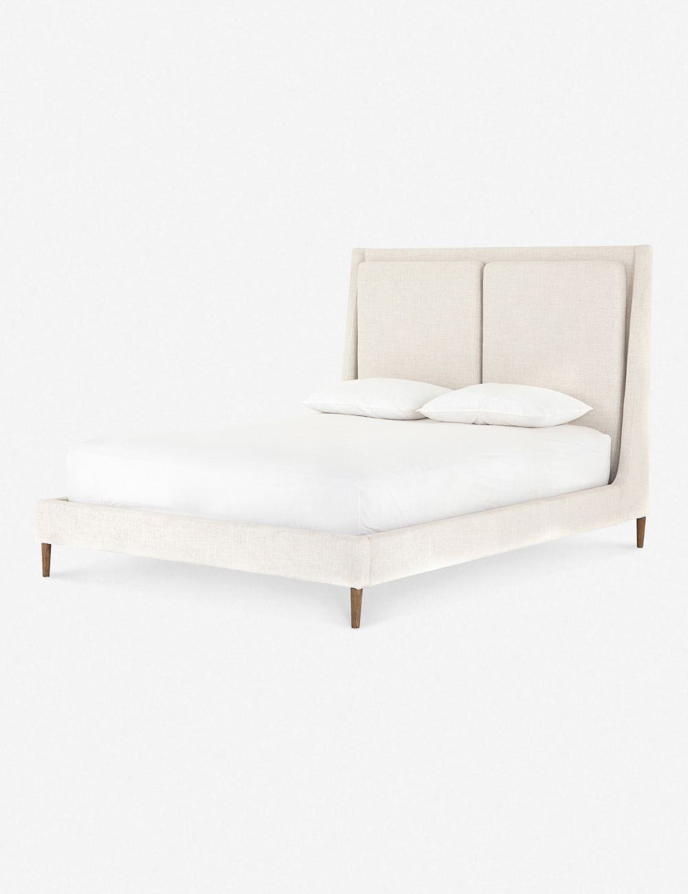 Lit plateforme - Rembourré d'un doux mélange de lin, ce cadre de lit présente un design ailé avec une tête de lit capitonnée, d'un équilibre remarquable