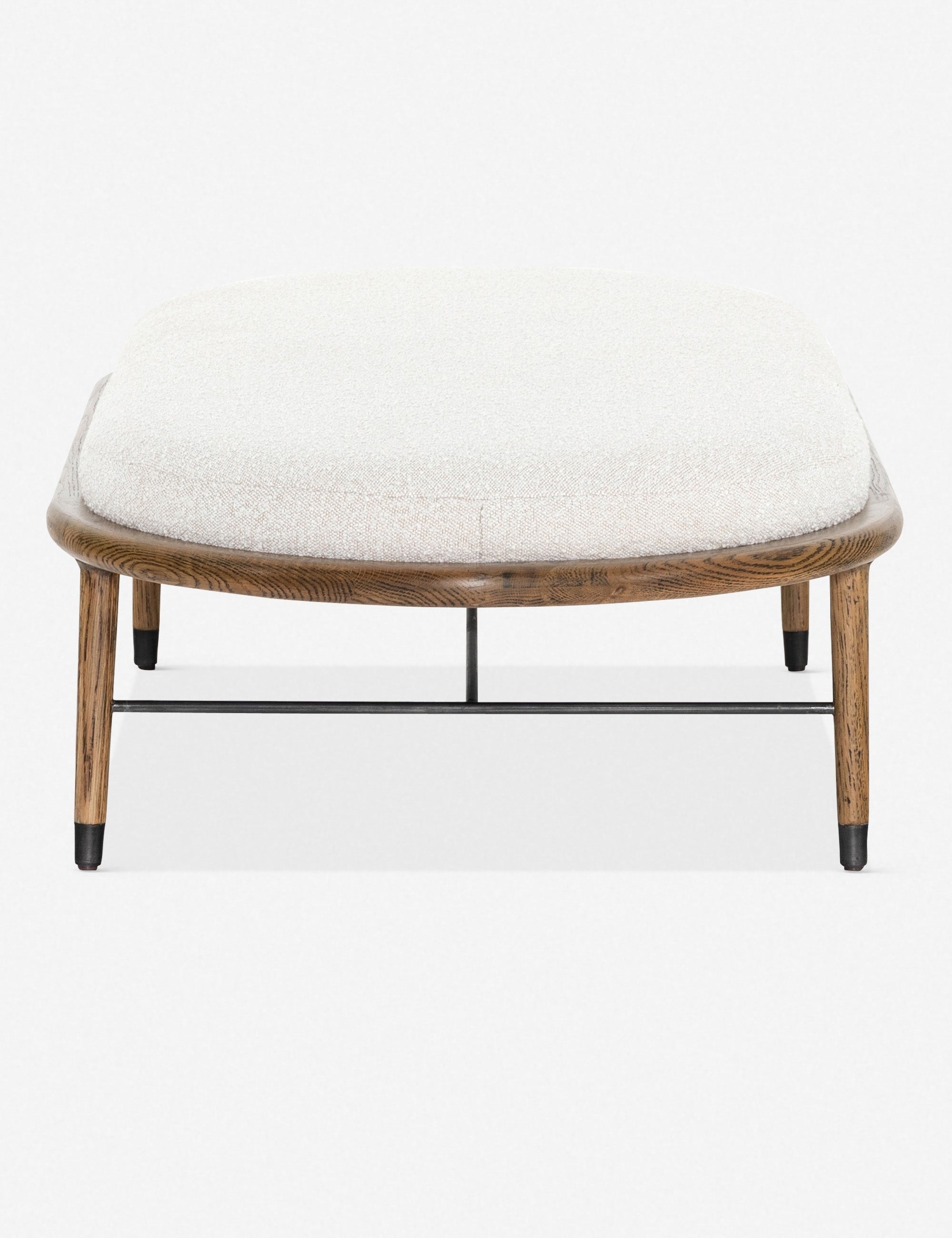 Banc - Ce banc allie subtilement style et fonctionnalité, avec son assise ovale capitonnée suffisamment spacieuse pour offrir une surface d'appoint lorsque