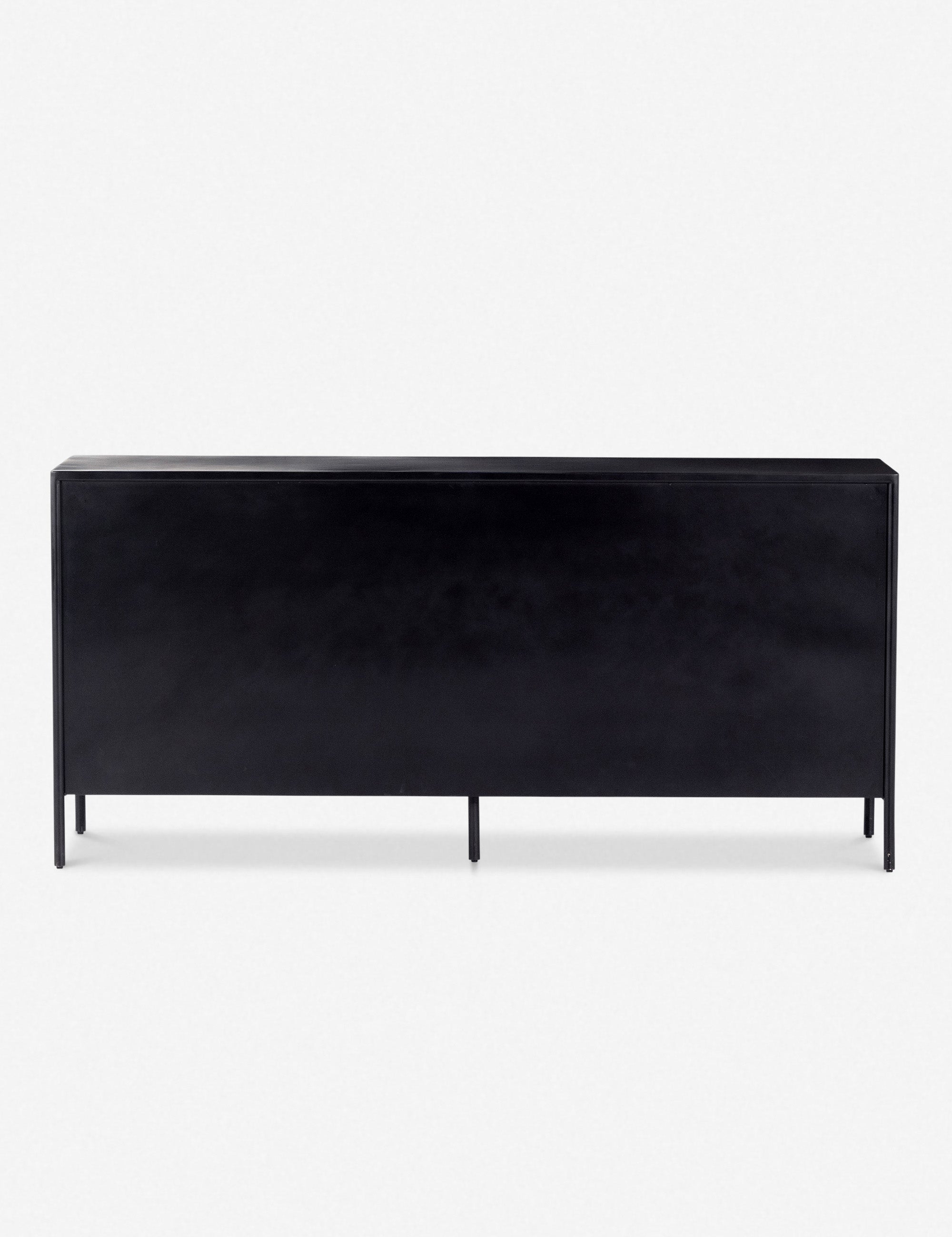 Commode 8 tiroirs - Fer finition noire, au profil épuré, et dotée de ferrures en bronze pour un look industriel propre et soigné avec