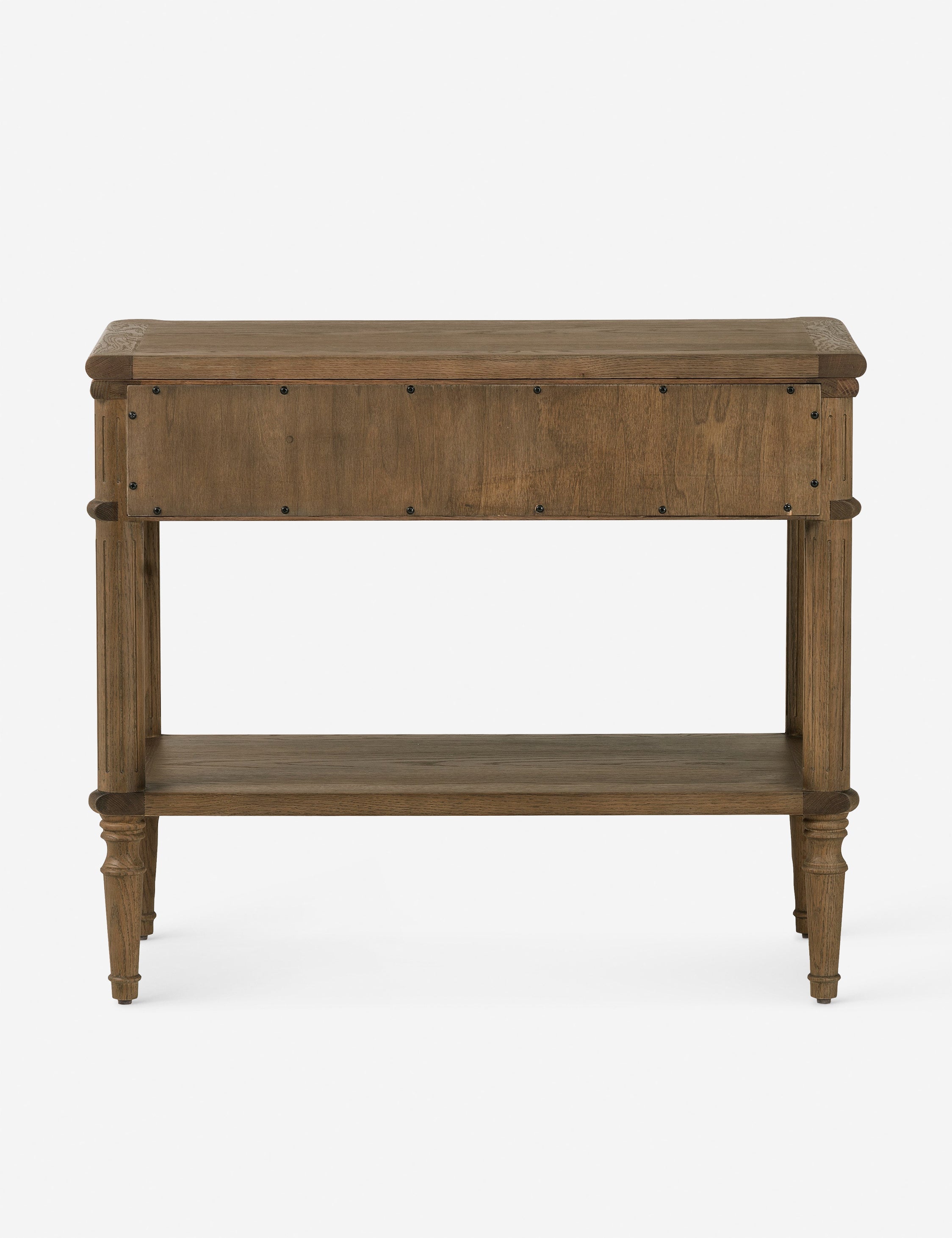Table de chevet - Le style traditionnel rencontre l'attrait moderne dans cette commode d'inspiration européenne vintage