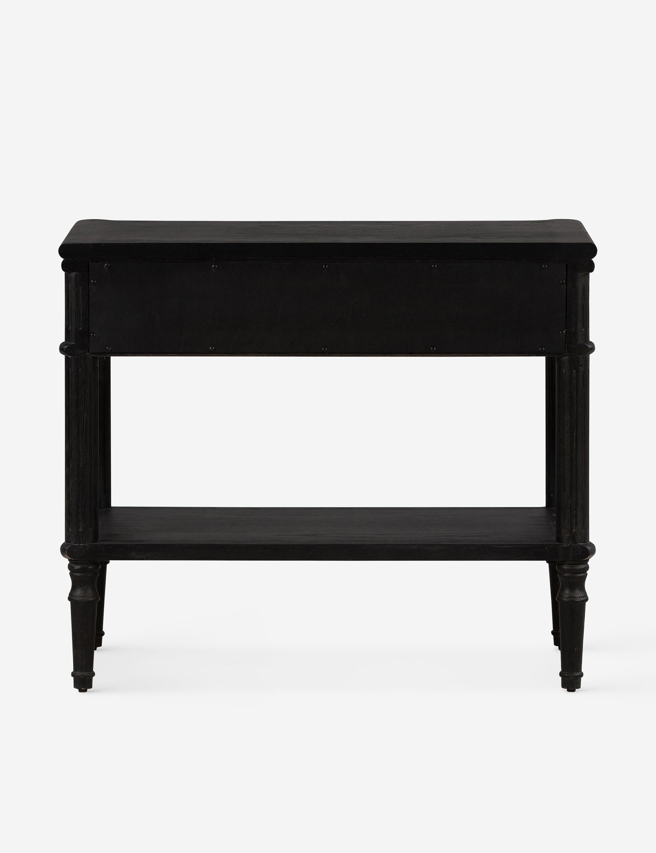 Table de chevet - Le style traditionnel rencontre l'attrait moderne dans cette commode d'inspiration européenne vintage