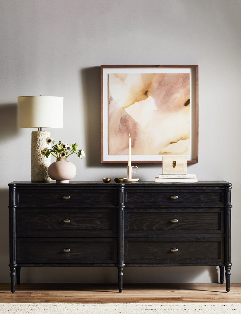 Commode à 6 tiroirs - Le style traditionnel rencontre l'attrait moderne dans cette commode d'inspiration européenne vintage