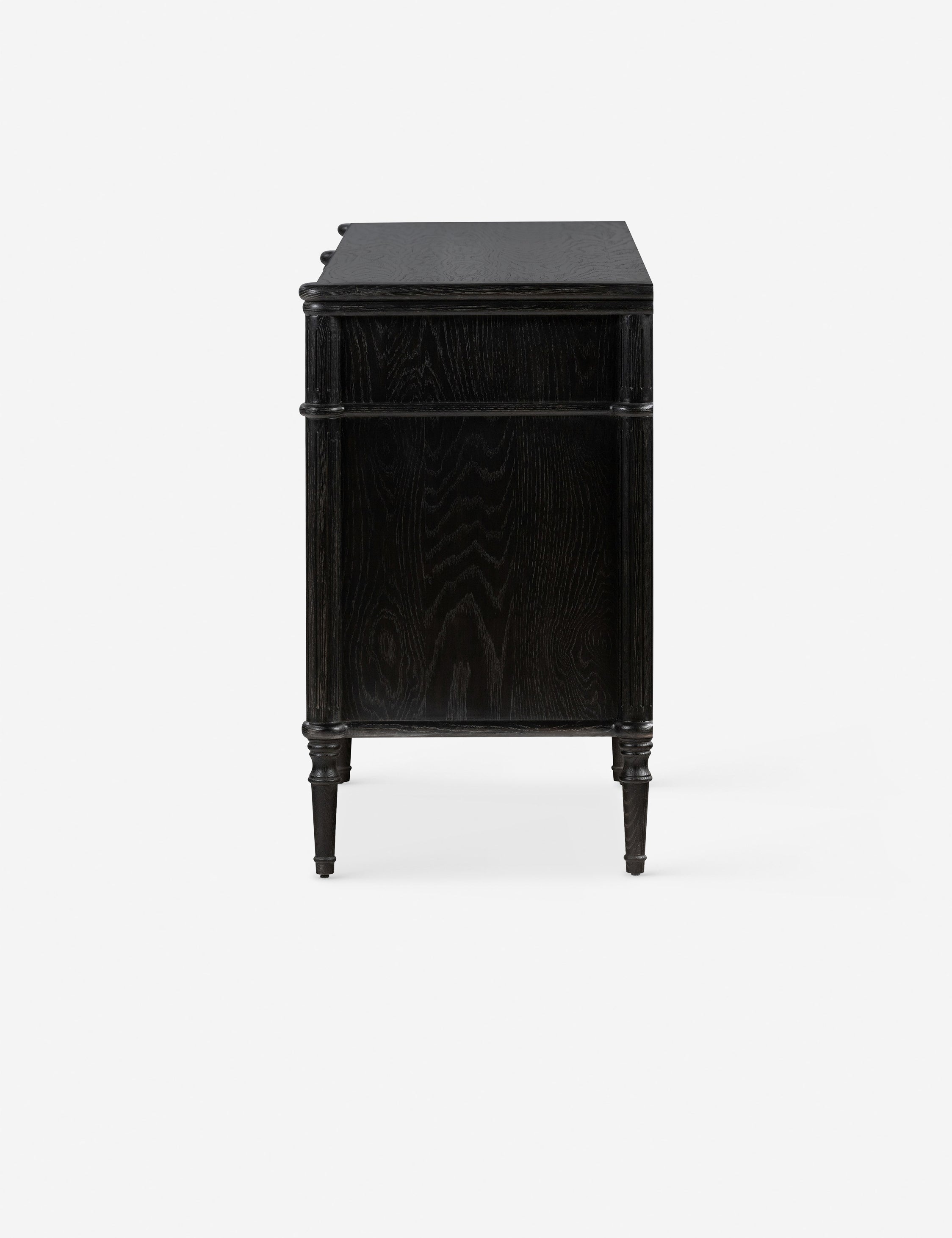 Commode à 6 tiroirs - Le style traditionnel rencontre l'attrait moderne dans cette commode d'inspiration européenne vintage