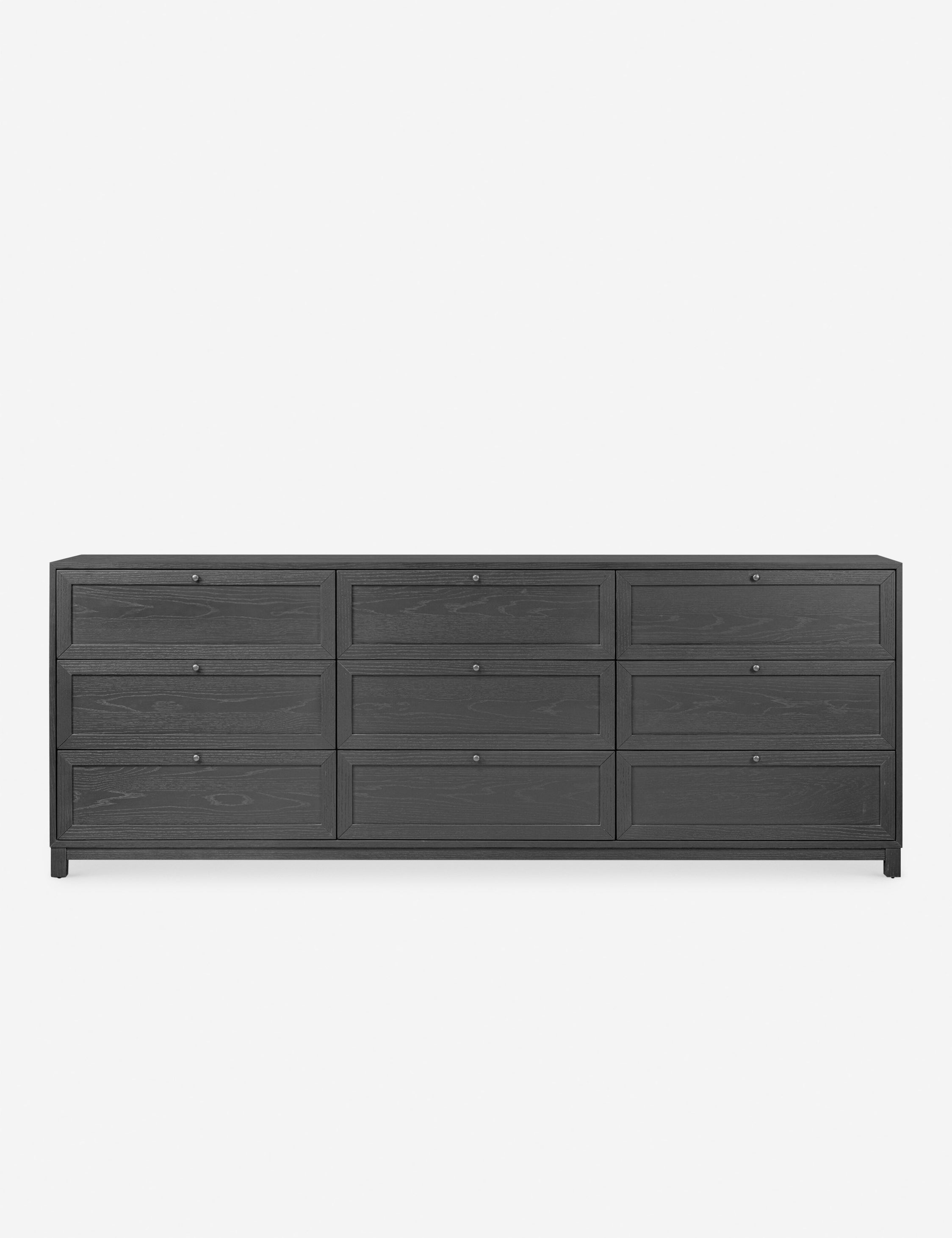 Commode à 9 tiroirs - Une commode de transition revêtue de chêne pour un impact intemporel