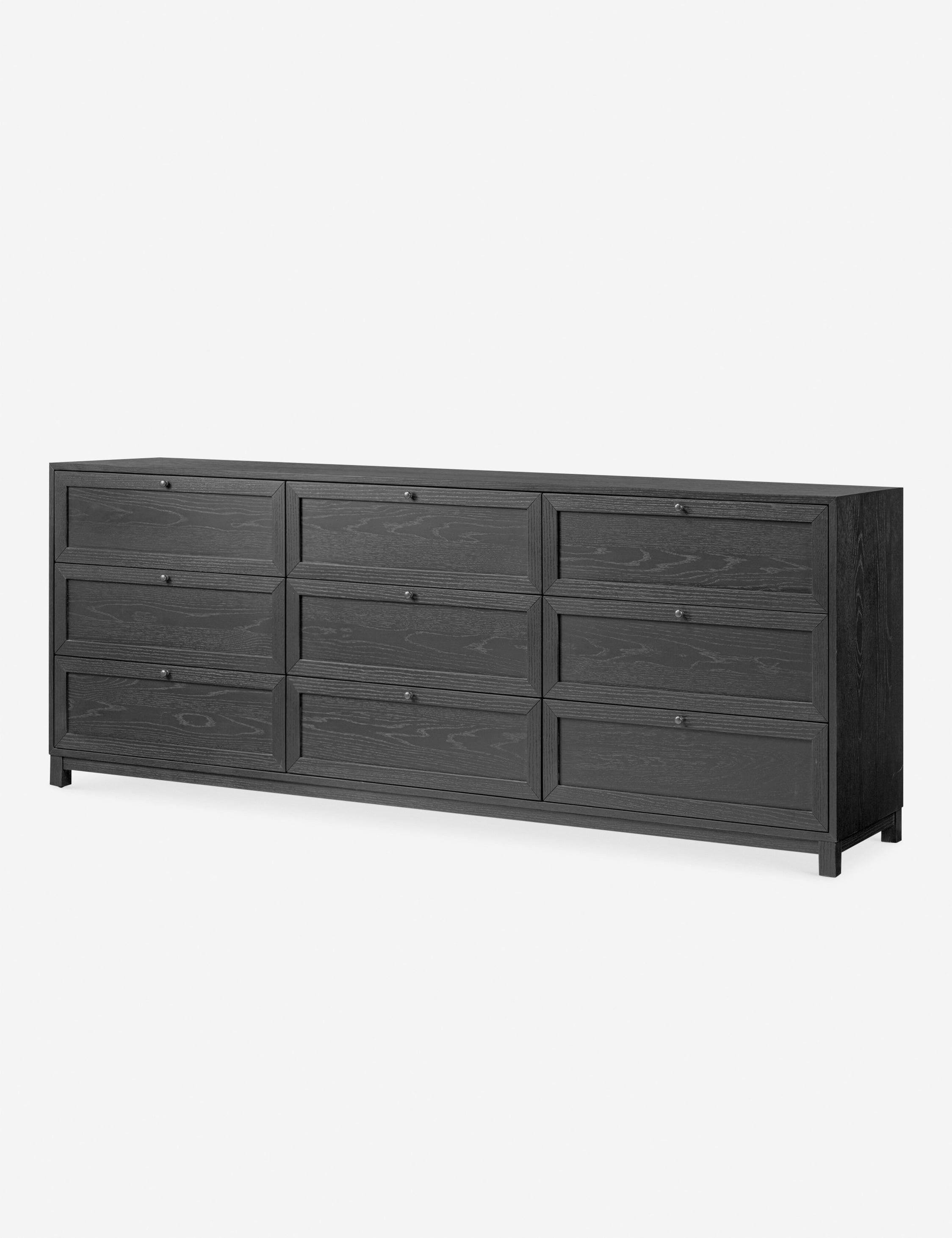 Commode à 9 tiroirs - Une commode de transition revêtue de chêne pour un impact intemporel