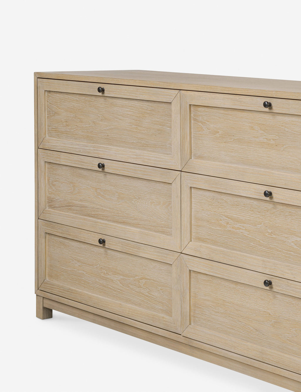 Commode à 9 tiroirs - Une commode de transition revêtue de chêne pour un impact intemporel