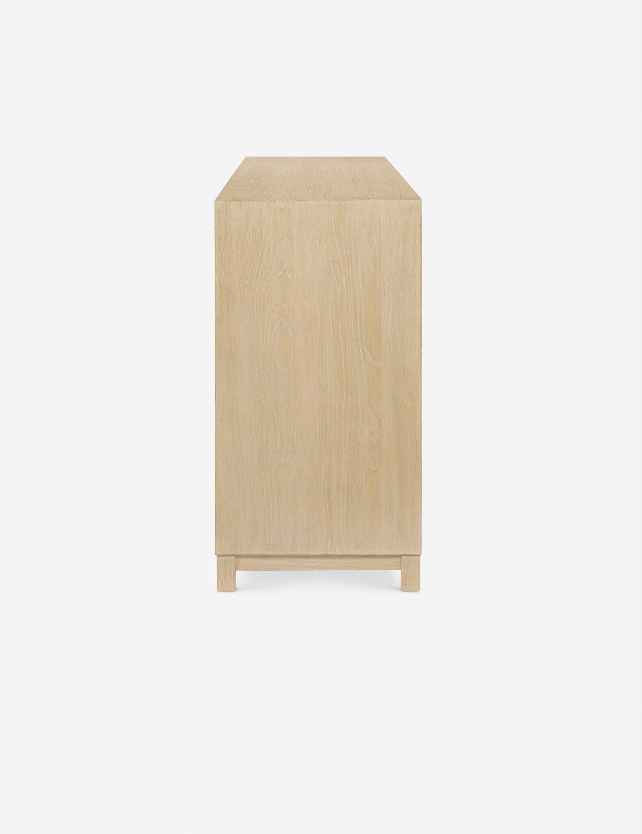 Commode à 6 tiroirs – Une commode de transition revêtue de chêne pour un impact intemporel