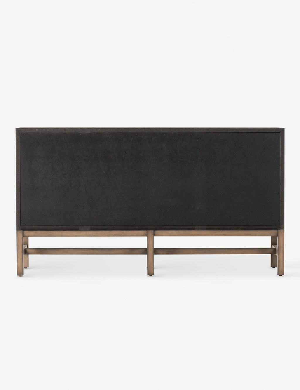 Commode - Cette commode en raphia tressé offre un impact textuel avec une silhouette nette et linéaire
