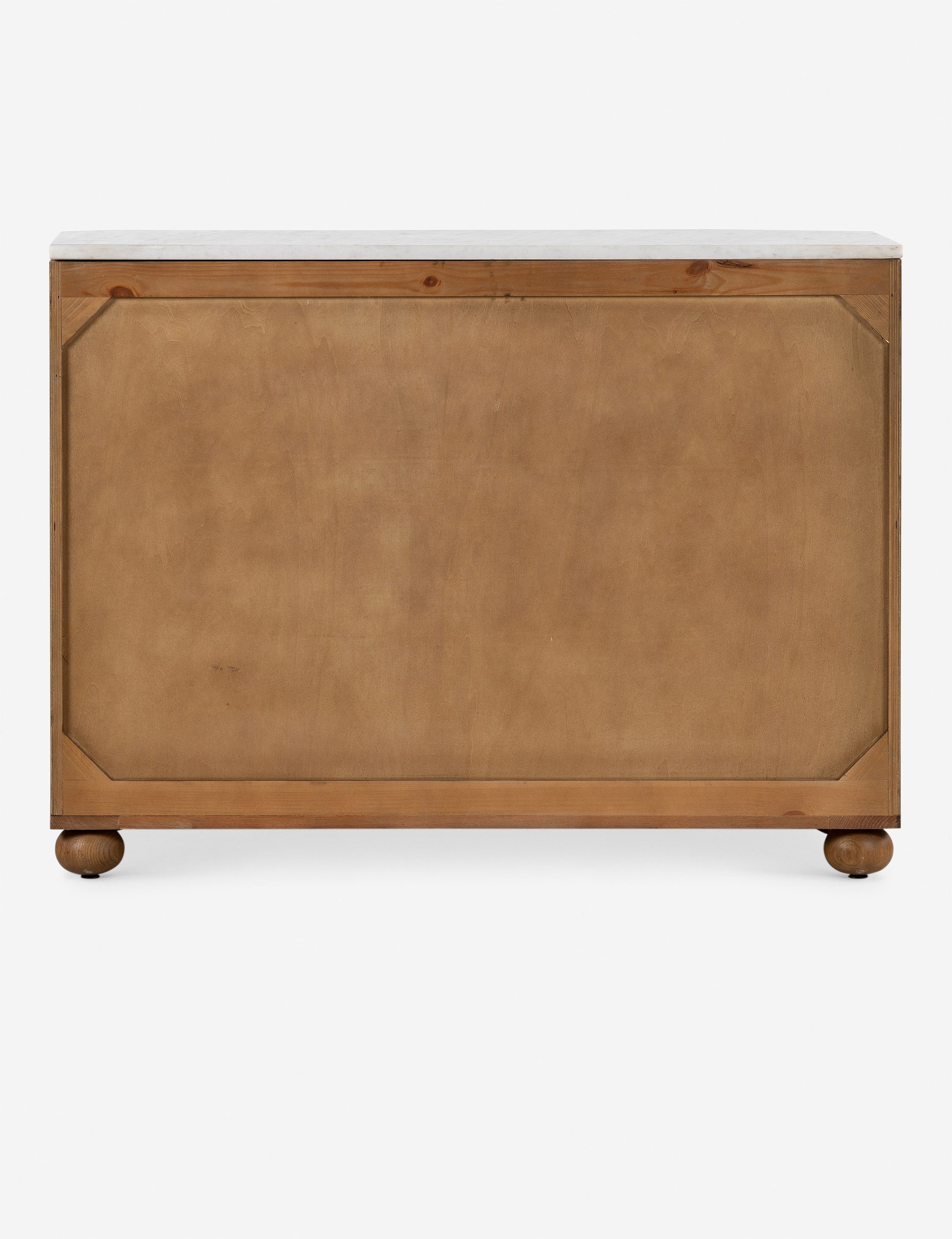 Commode - La commode Amherst s'inspire des styles européens anciens et les insuffle dans un design luxueux aux matériaux mélangés