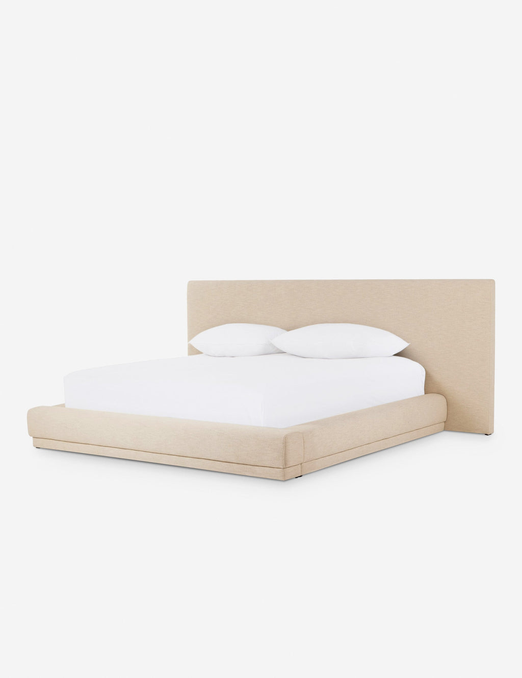 Lit plateforme avec tête de lit prolongée – Le style italien moderne apporte une sophistication sur mesure à ce lit rembourré