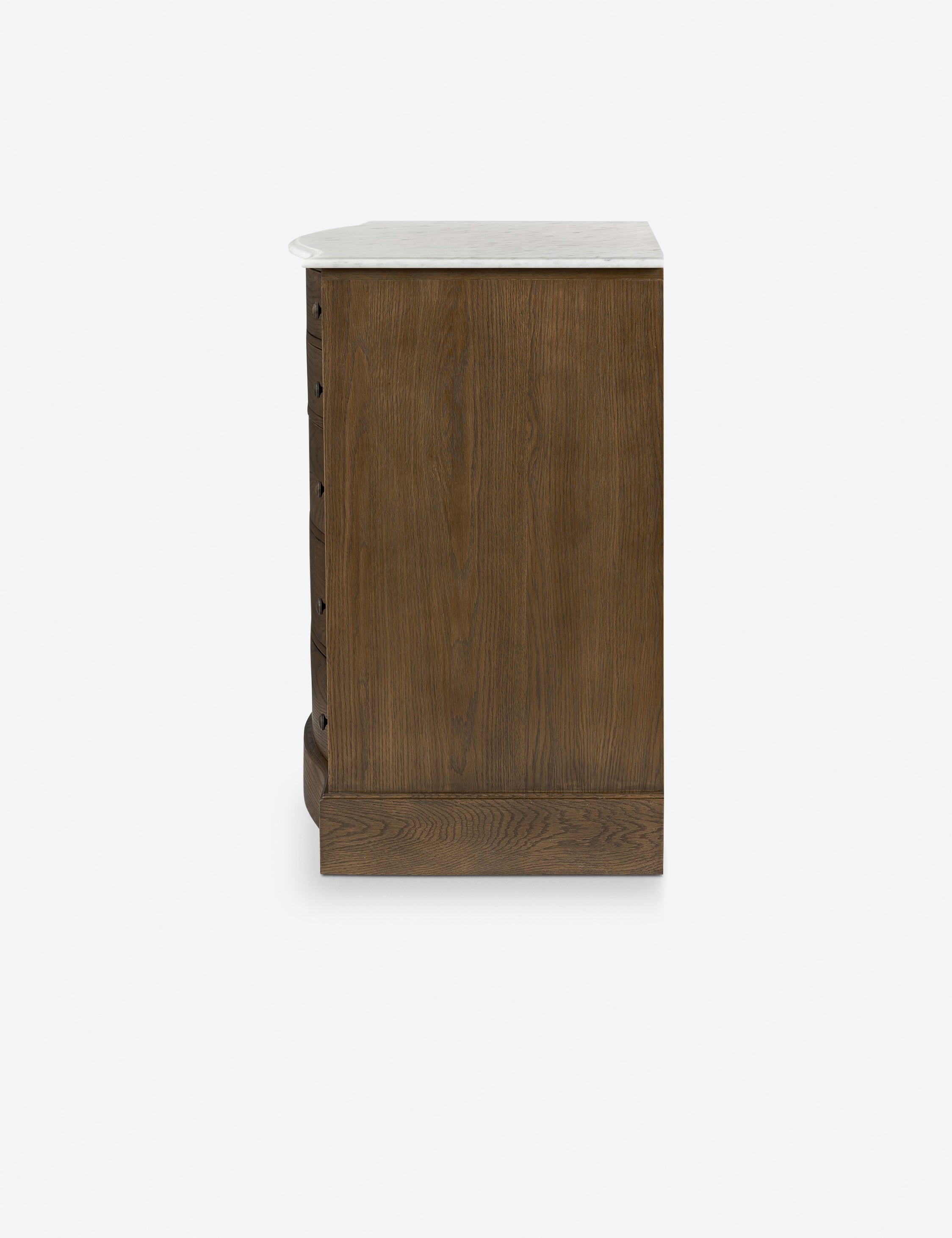 Dresser - apporte son savoir-faire exceptionnel à une collection intemporelle enracinée dans l'