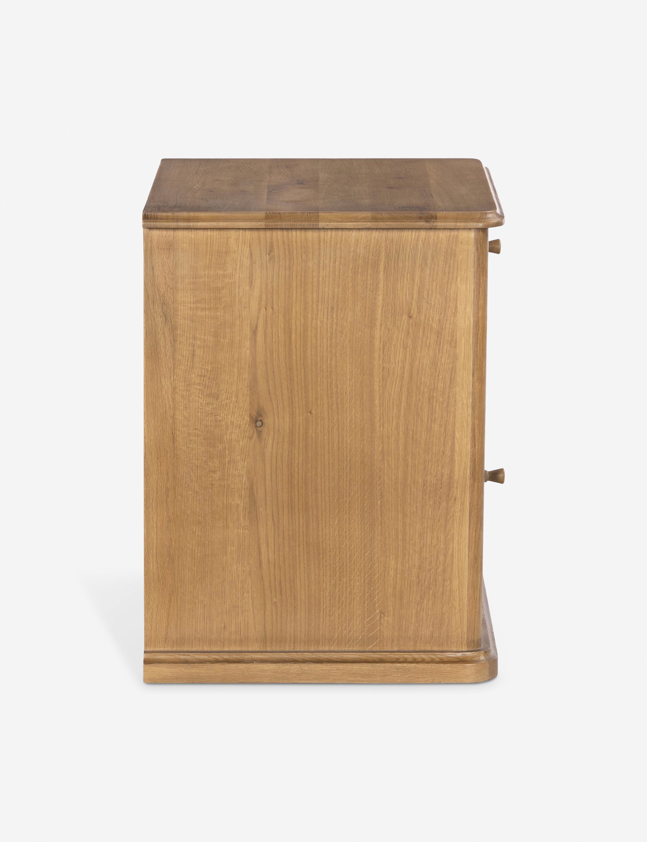 Table de chevet - apporte son savoir-faire exceptionnel à une collection intemporelle enracinée dans l'