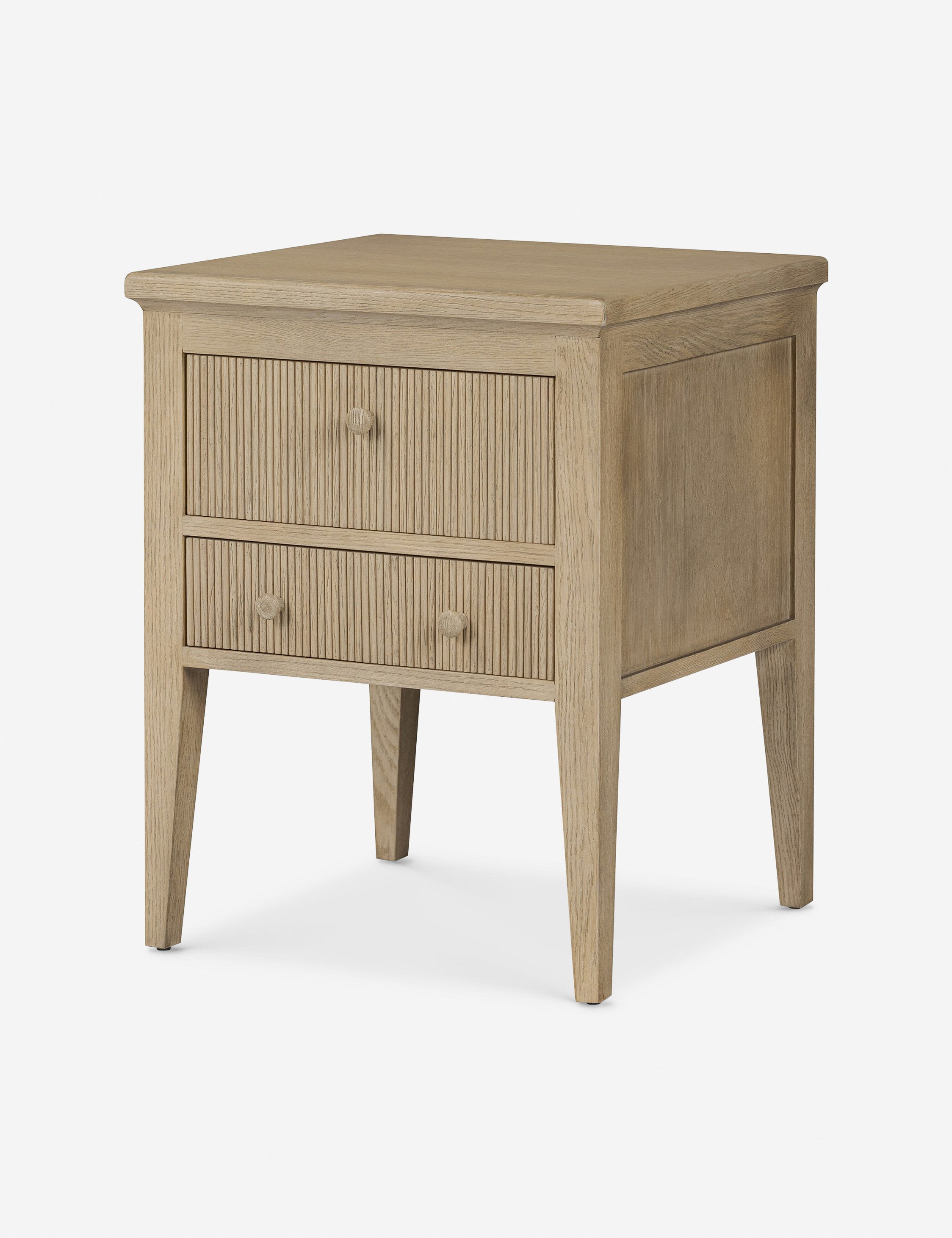 Table de chevet - apporte son savoir-faire exceptionnel à une collection intemporelle ancrée dans