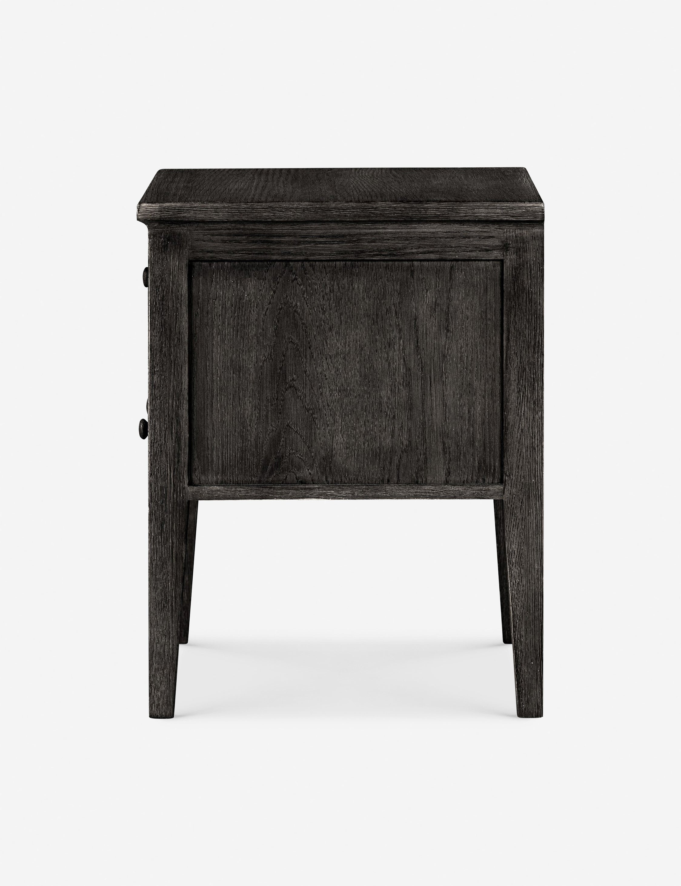Table de chevet - apporte son savoir-faire exceptionnel à une collection intemporelle ancrée dans