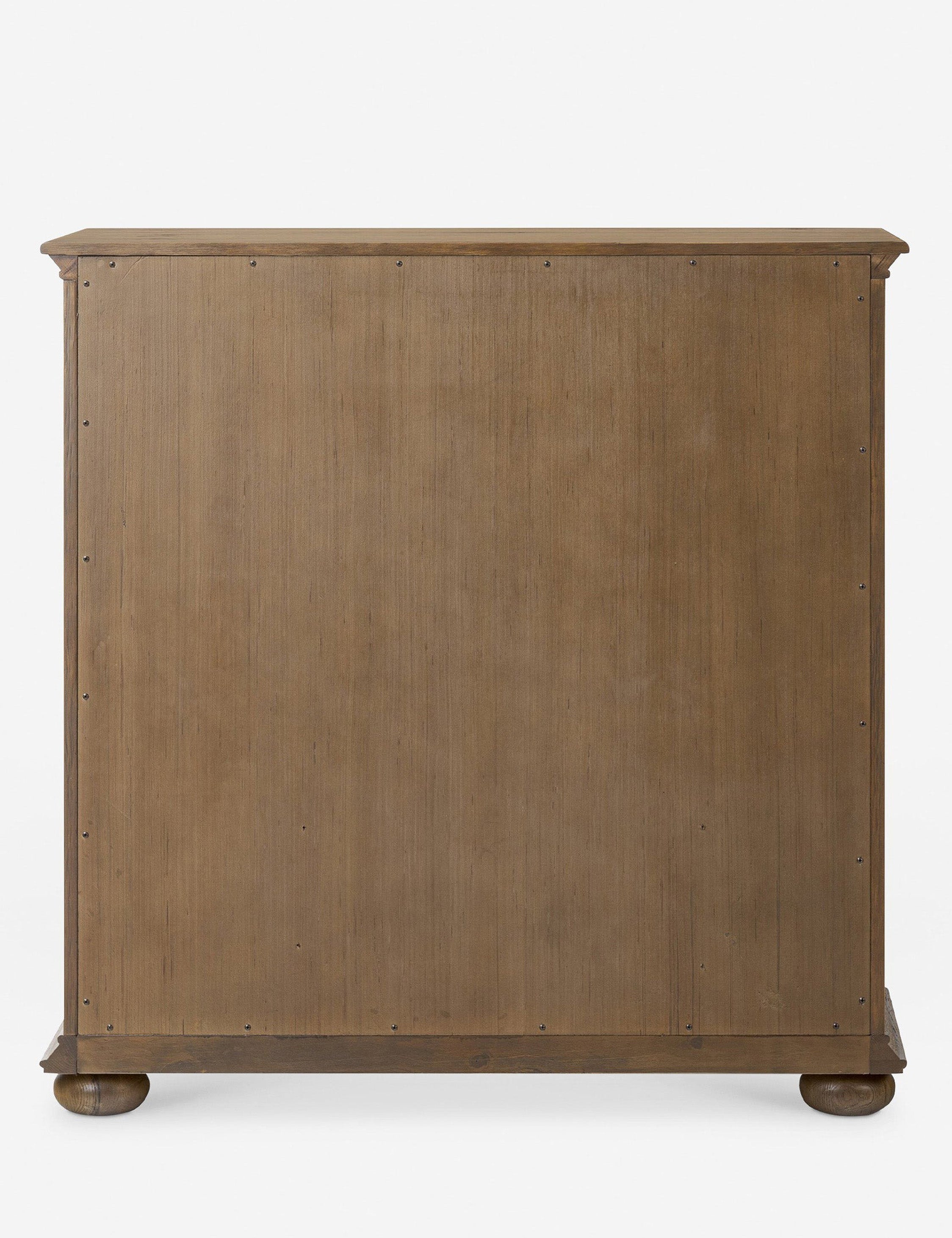 Commode haute - apporte son savoir-faire exceptionnel à une collection intemporelle ancrée dans