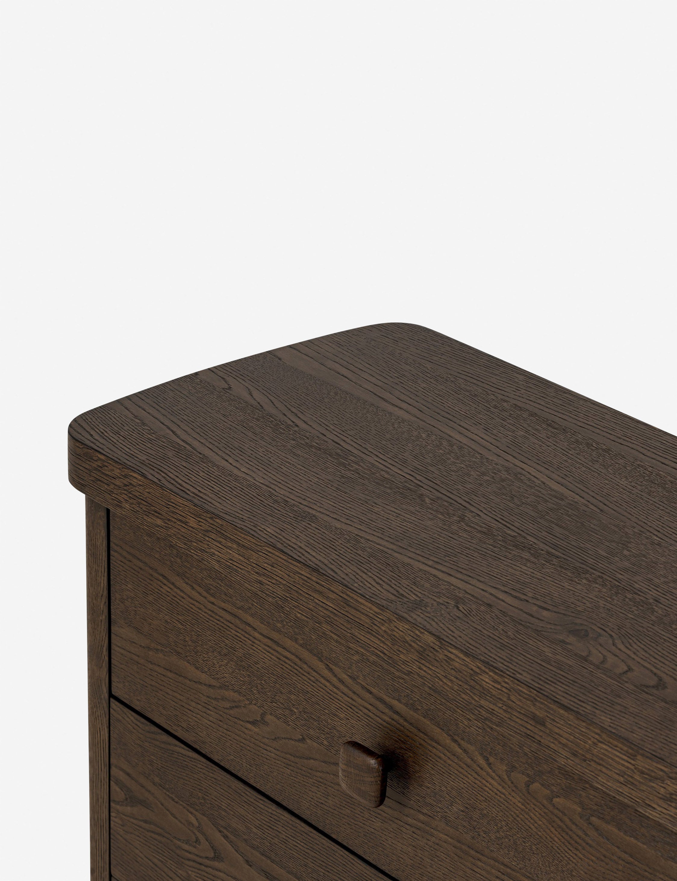 Commode - Ancrée dans une simplicité sculpturale, la commode offre une présence audacieuse au caractère moderne