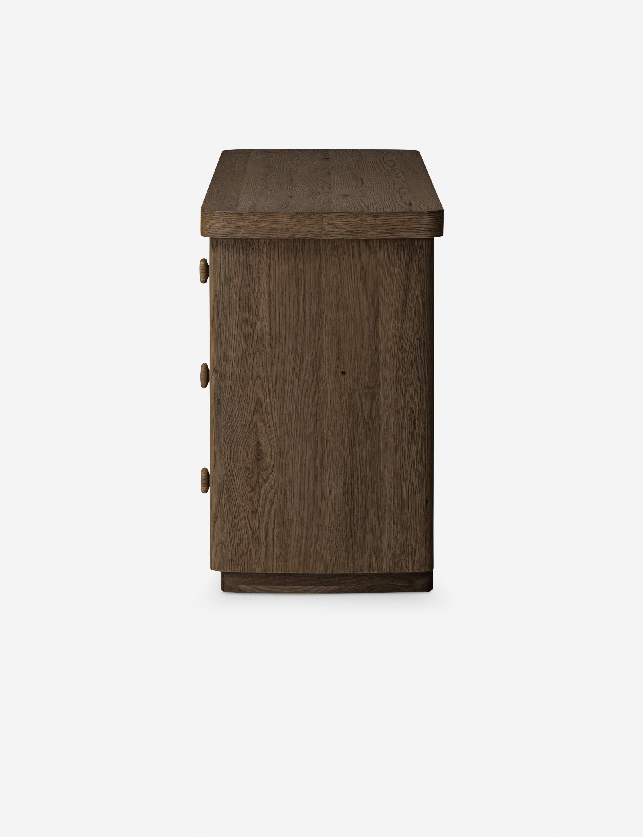 Commode - Ancrée dans une simplicité sculpturale, la commode offre une présence audacieuse au caractère moderne