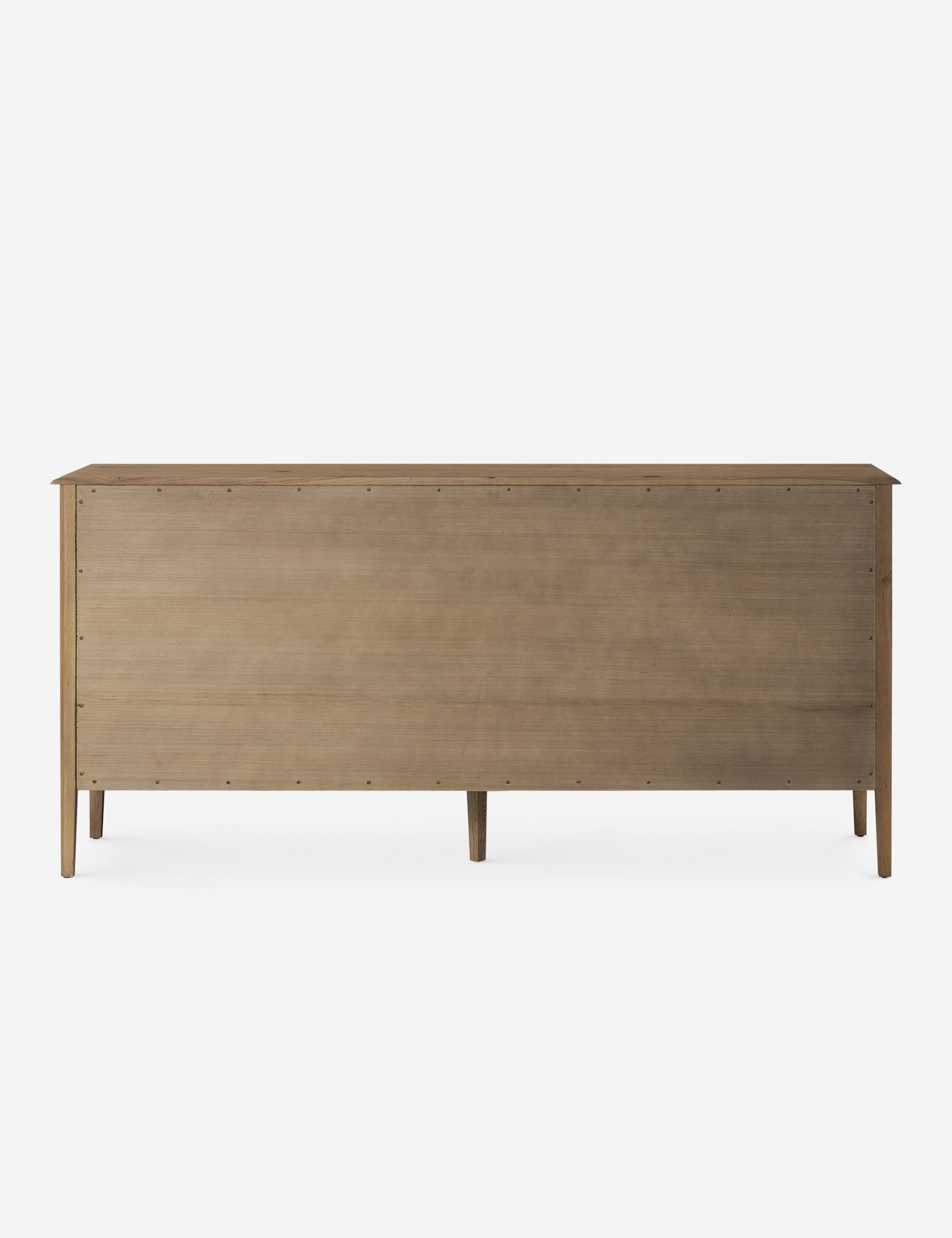Commode - Le chêne fumé et les lignes épurées confèrent à cette commode un aspect raffiné et la chaleur naturelle du grain du bois