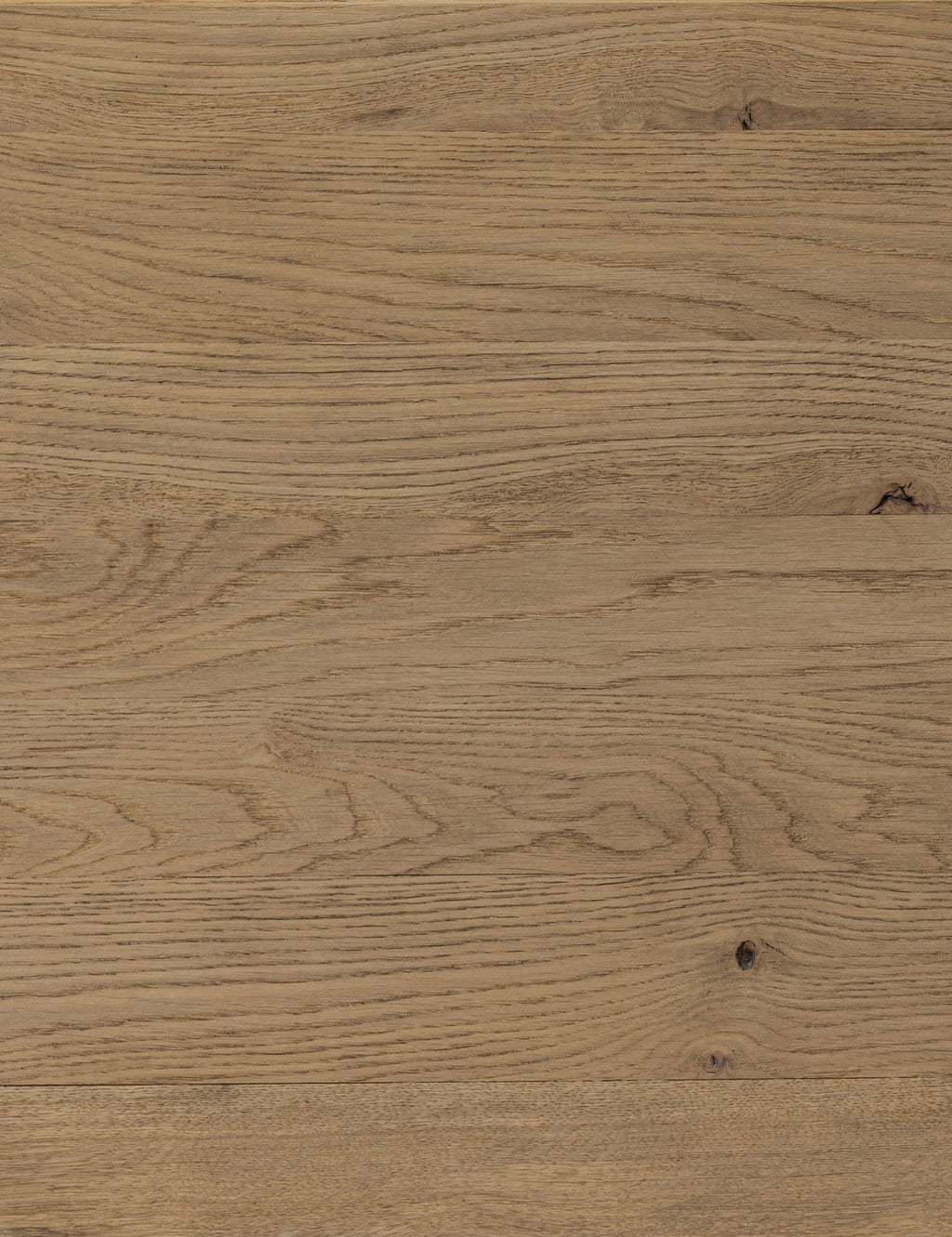 Commode - Le chêne fumé et les lignes épurées confèrent à cette commode un aspect raffiné et la chaleur naturelle du grain du bois