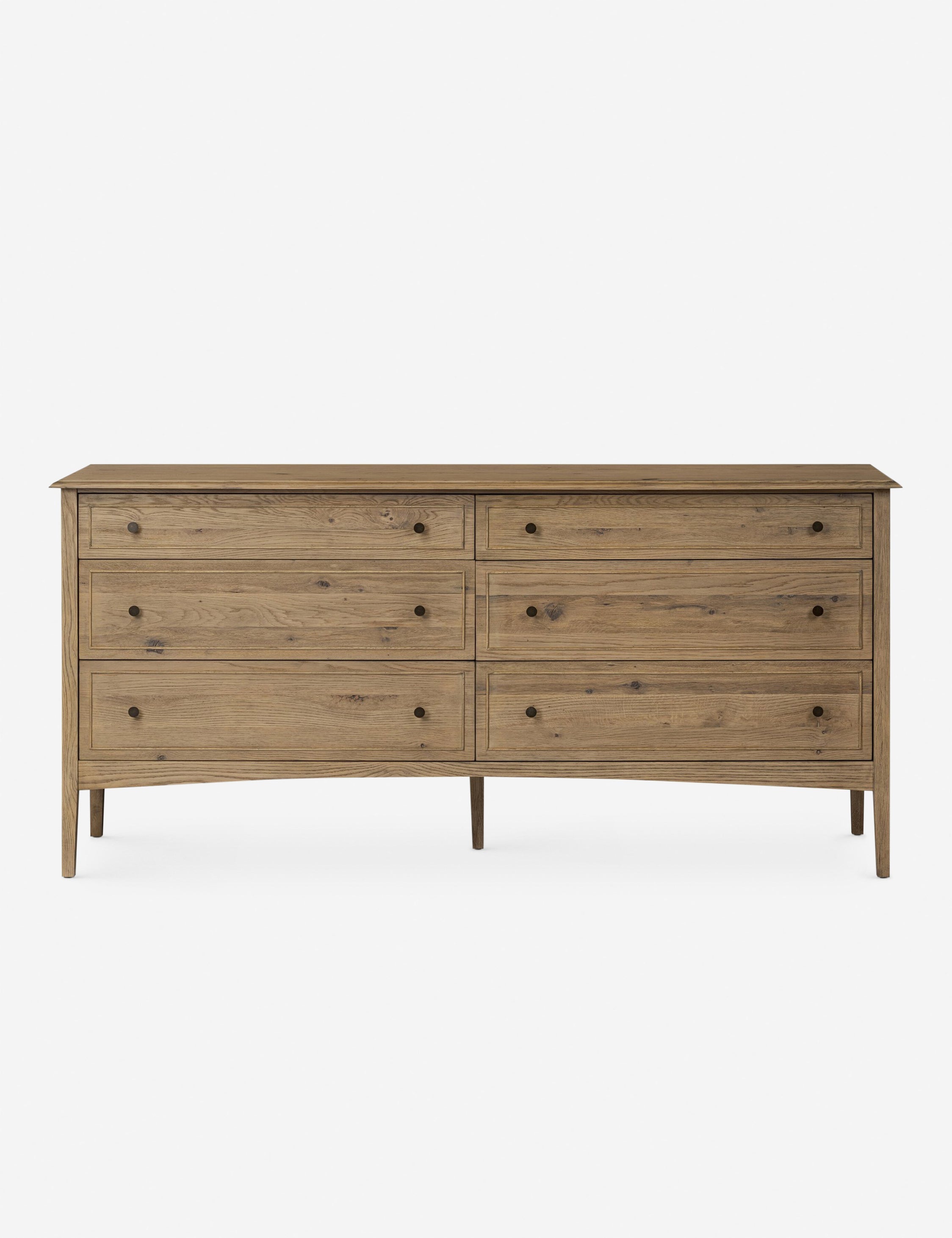 Commode - Le chêne fumé et les lignes épurées confèrent à cette commode un aspect raffiné et la chaleur naturelle du grain du bois