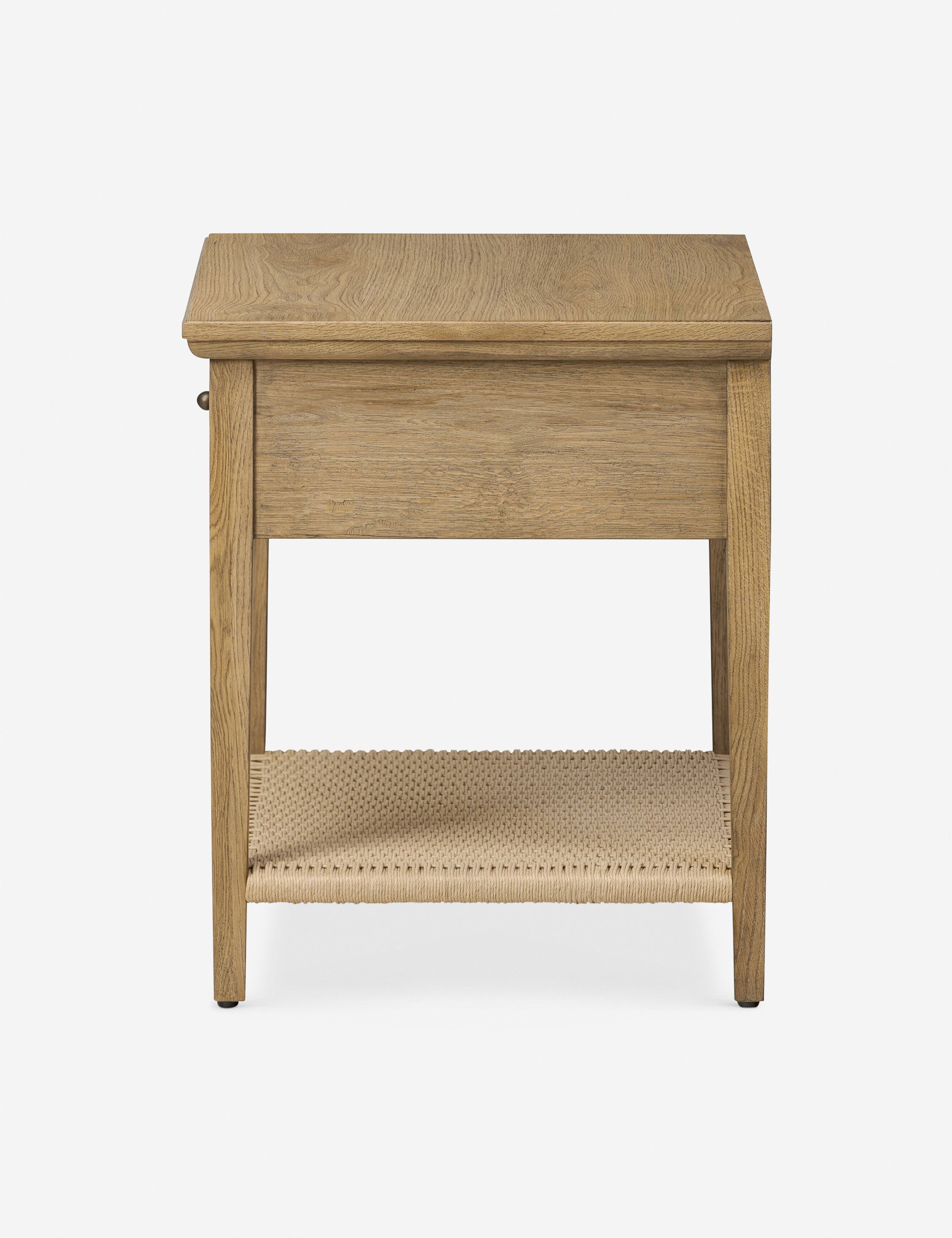 Table de chevet - apporte son savoir-faire exceptionnel à une collection intemporelle enracinée dans