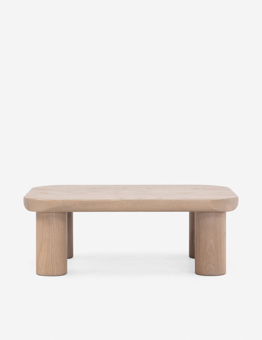 Table de chevet - Un studio de design de mobilier cherche à créer des espaces ouverts et naturels avec sa ligne de mobilier minimaliste