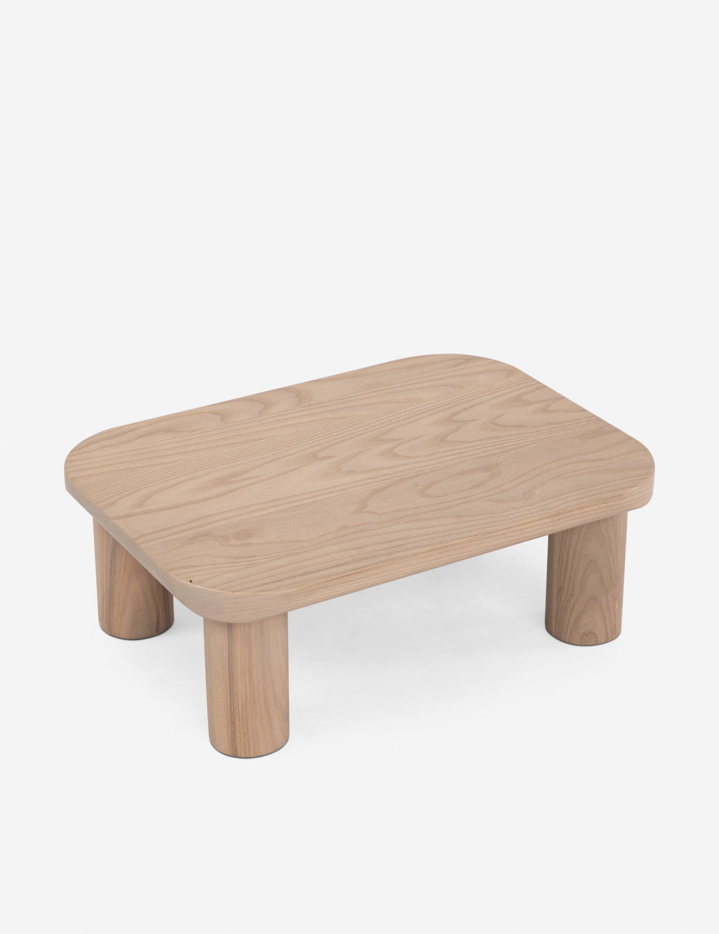 Table de chevet - Un studio de design de mobilier cherche à créer des espaces ouverts et naturels avec sa ligne de mobilier minimaliste