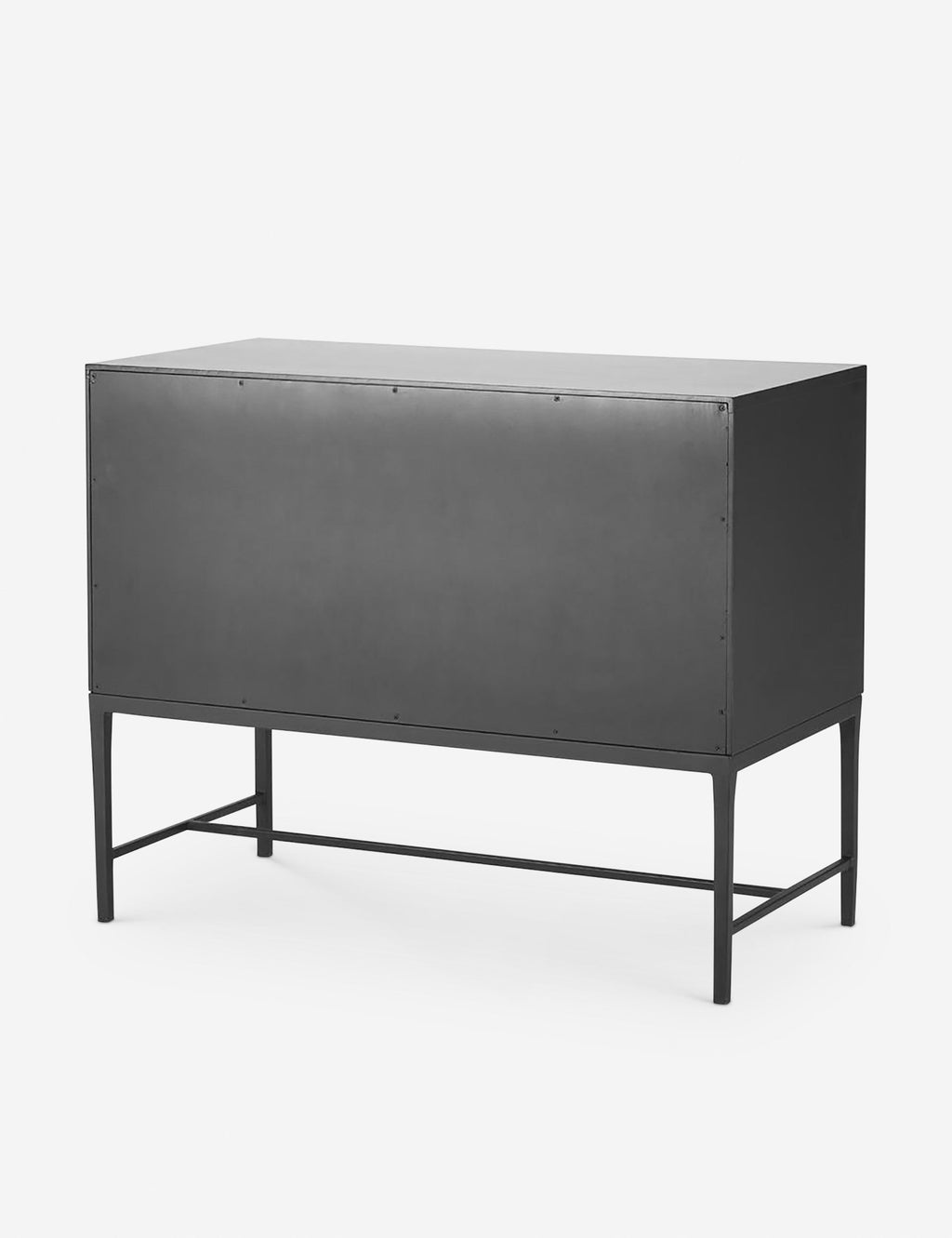 Commode - Meuble de transition aux détails inattendus, cette commode à deux tiroirs est fabriquée en bois finition noir mat, avec des motifs complexes