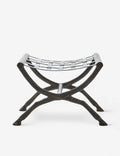 Banc - Adoptez le style du milieu du siècle avec ce banc inspiré du monde équestre.