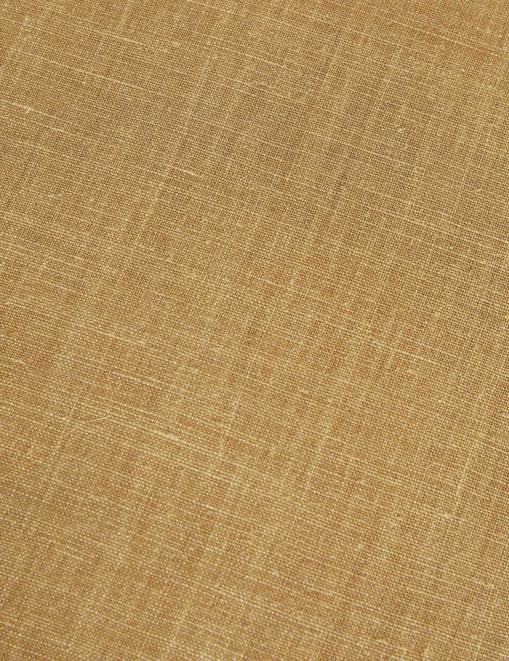 Banc – Alliant un style sur mesure à des matériaux classiques, ce banc rembourré est l'incarnation du confort intemporel.