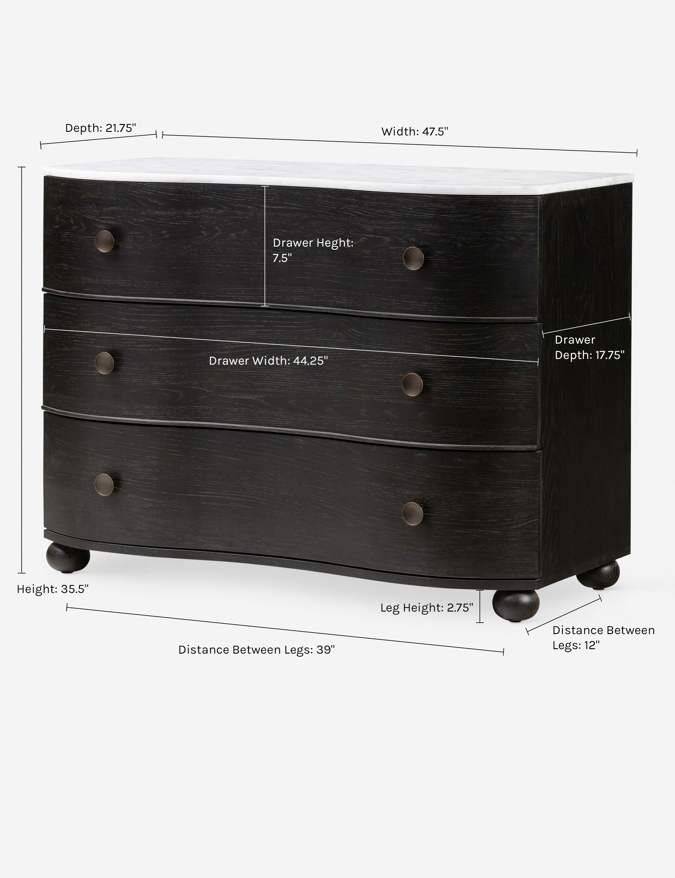 Commode - La commode Amherst s'inspire des styles européens anciens et les insuffle dans un design luxueux aux matériaux mélangés