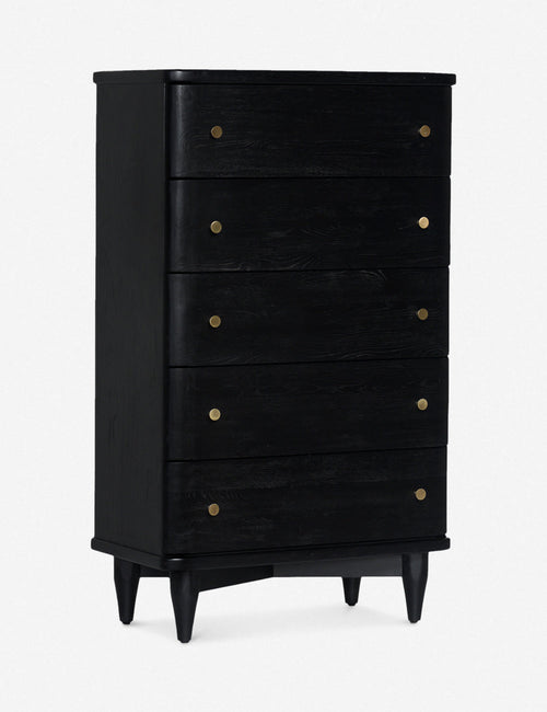 Commode à 5 tiroirs - Les lignes douces et sculptées de cette commode en chêne certifié FSC complètent la texture naturelle de son grain de bois.