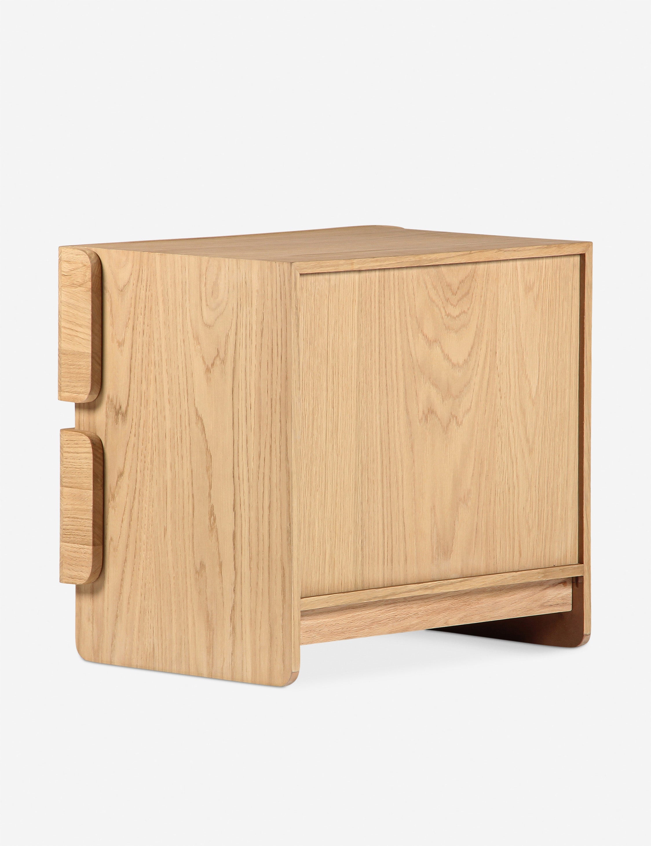 Table de chevet - Ses lignes épurées et son profil délicatement sculpté confèrent à cette table de chevet son caractère moderne