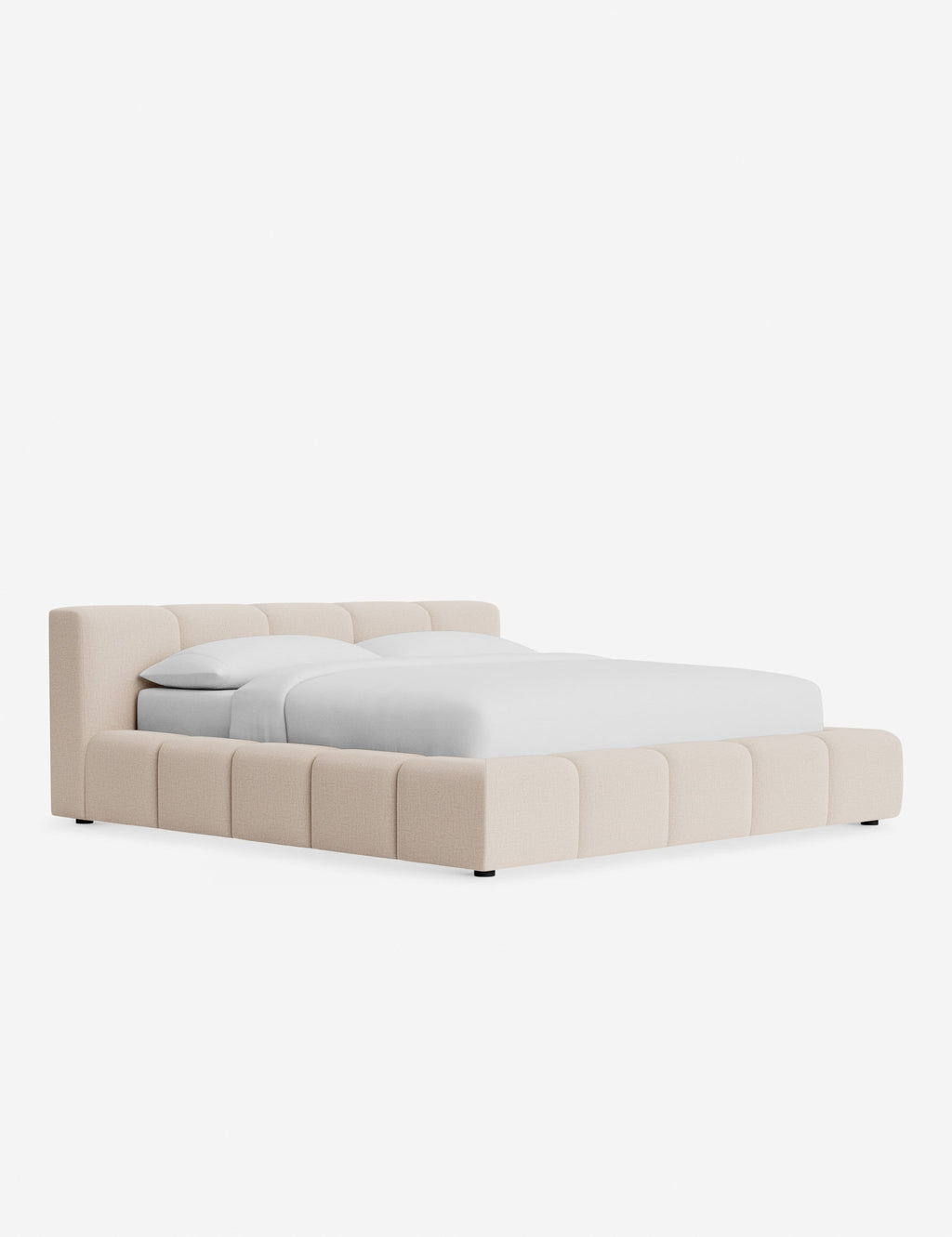 Lit plateforme - Une tête de lit et un pied de lit bas et carrés confèrent unité et équilibre à notre lit