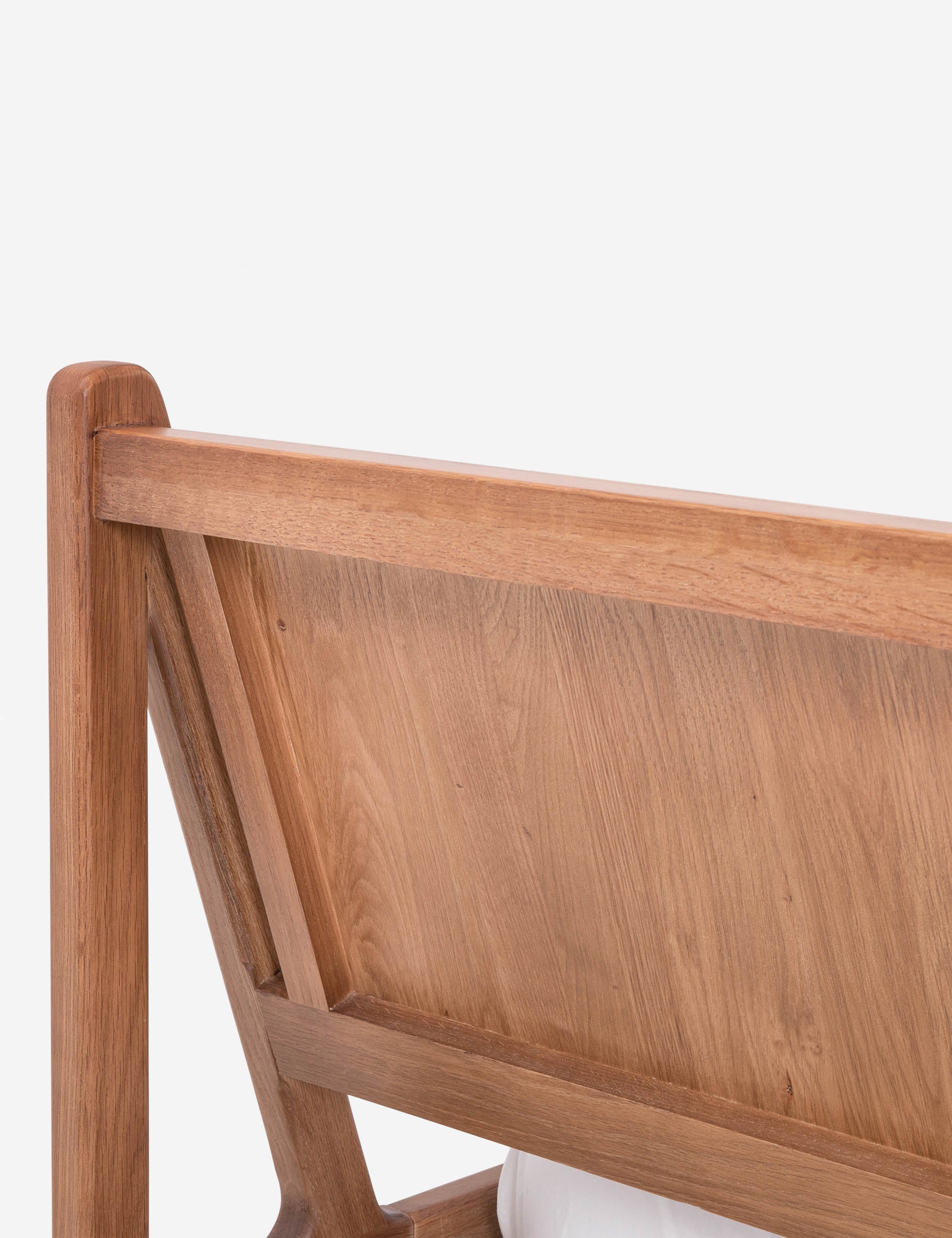 Lit - Le studio de design de meubles cherche à créer des espaces ouverts et naturels avec sa ligne de mobilier minimaliste