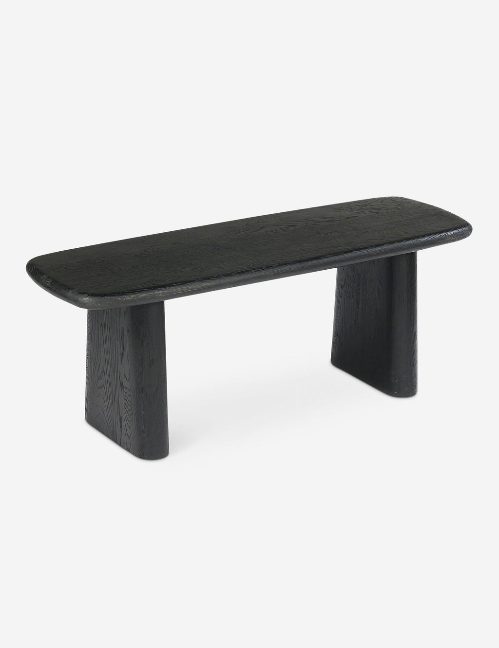 Banc - Dans un design en chêne épais, ce banc offre une silhouette élégante avec des grains de bois intéressants et des bords arrondis