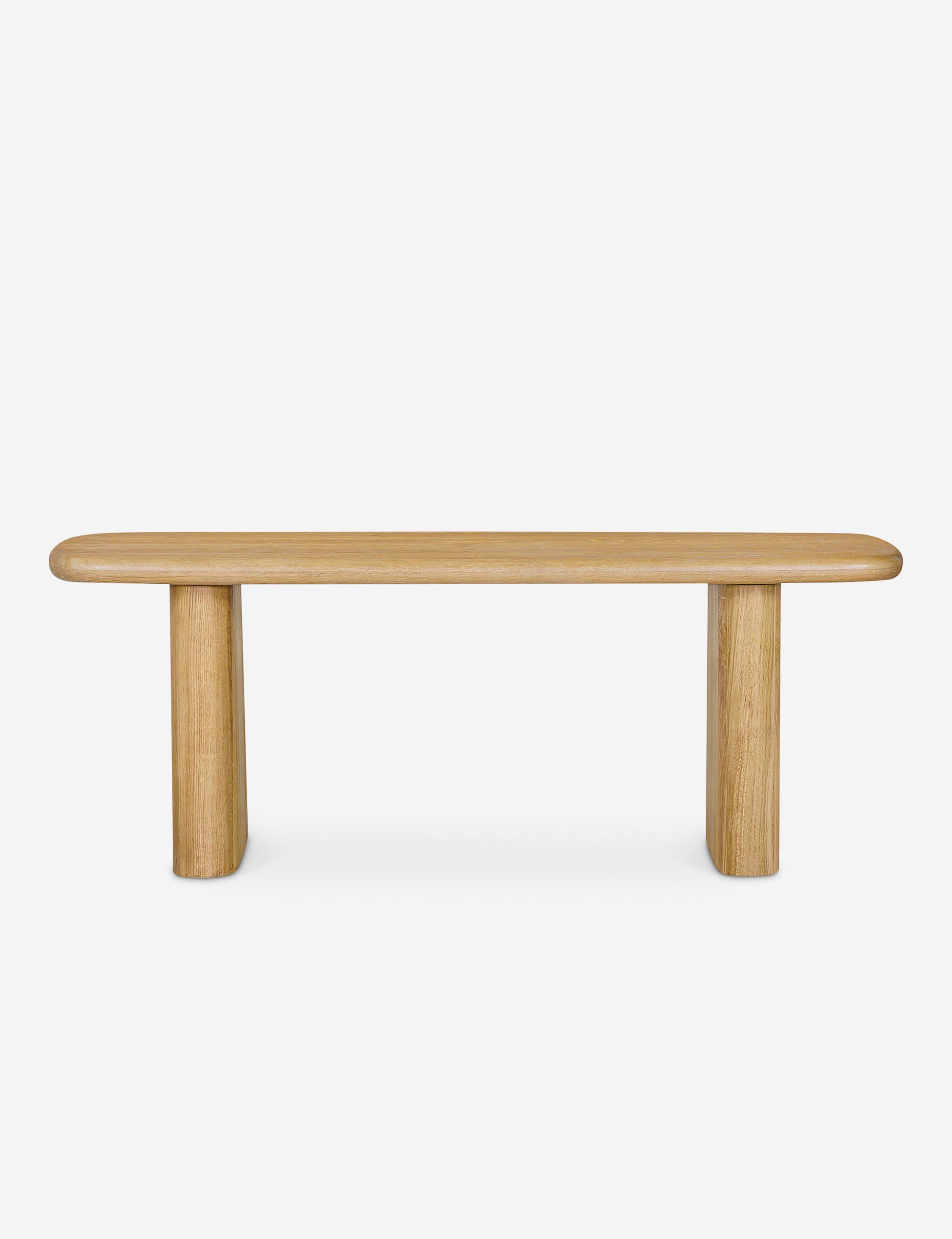 Banc - Dans un design en chêne épais, ce banc offre une silhouette élégante avec des grains de bois intéressants et des bords arrondis