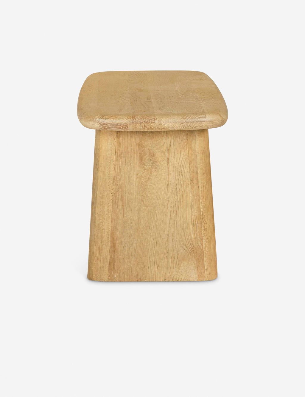 Banc - Dans un design en chêne épais, ce banc offre une silhouette élégante avec des grains de bois intéressants et des bords arrondis