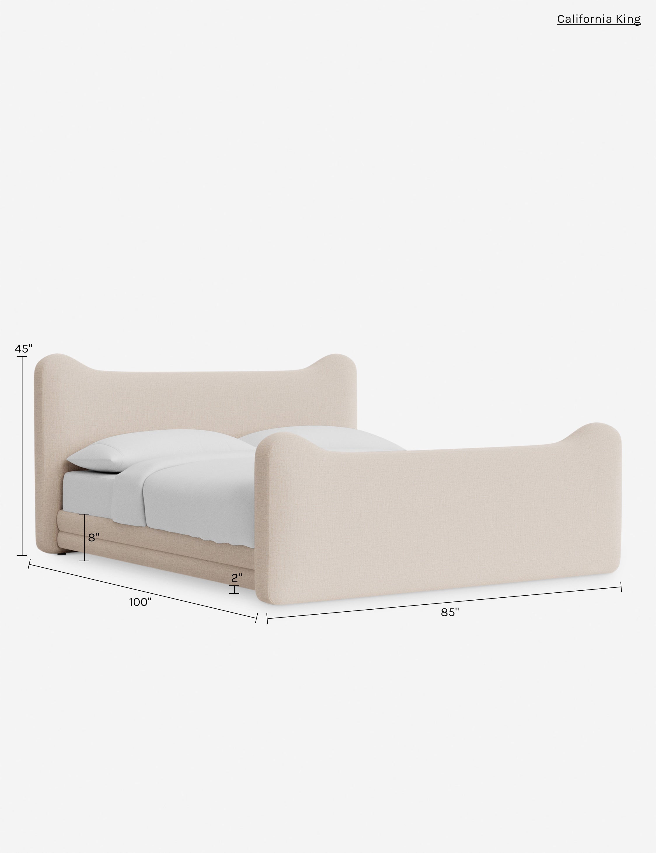 Lit plateforme - Dans le lit Briar, des lignes douces forment une silhouette raffinée à double couronne pour créer une profondeur sculpturale avec une touche de fantaisie
