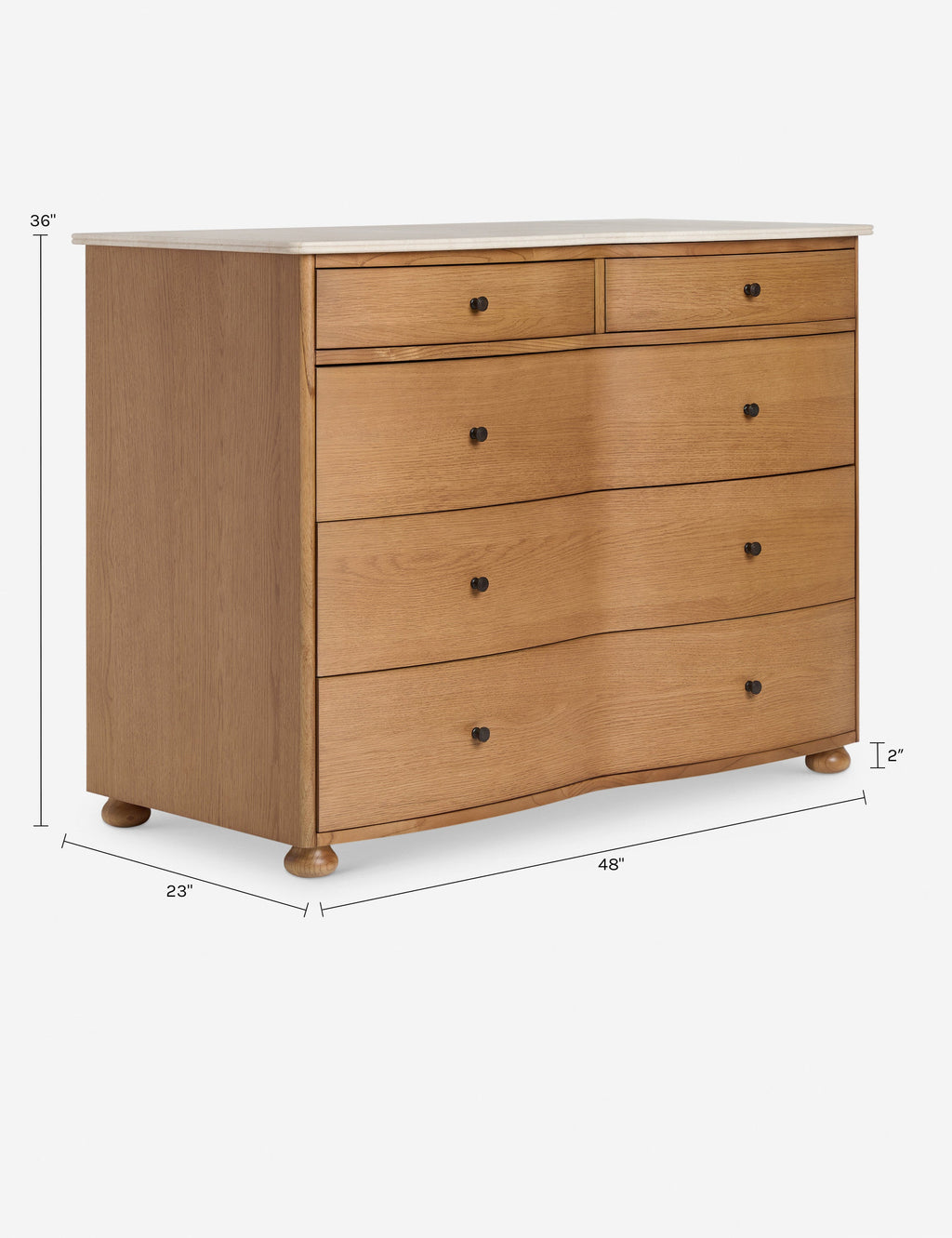 Commode - Dans un véritable style campagnard anglais, la commode de la collection exclusive pour Lulu and Georgia offre une structure en bois épurée