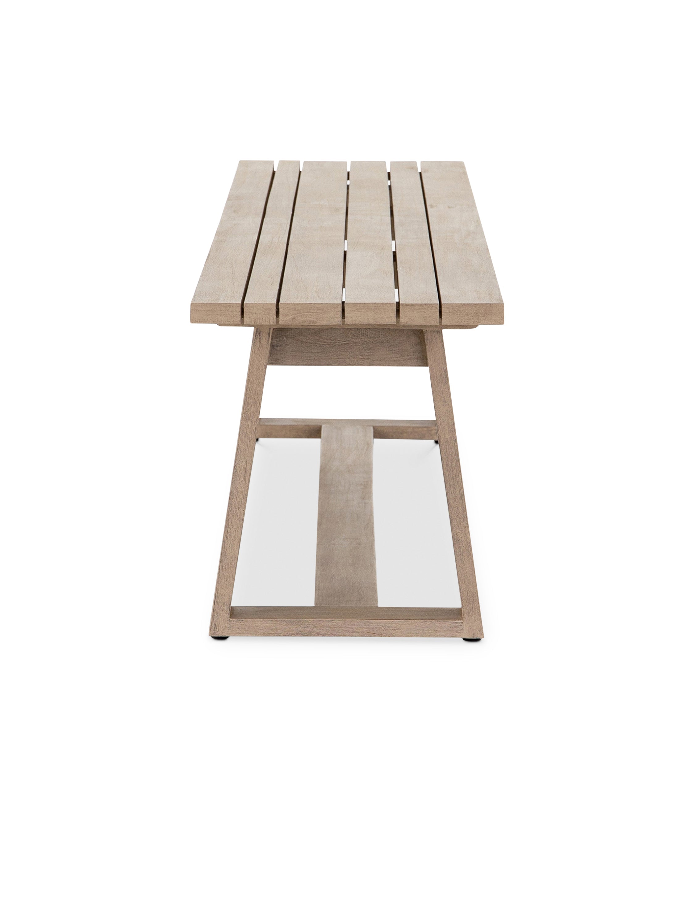 / Banc d'extérieur - Les lignes épurées et angulaires de ce banc évoquent une simplicité scandinave chaleureuse.