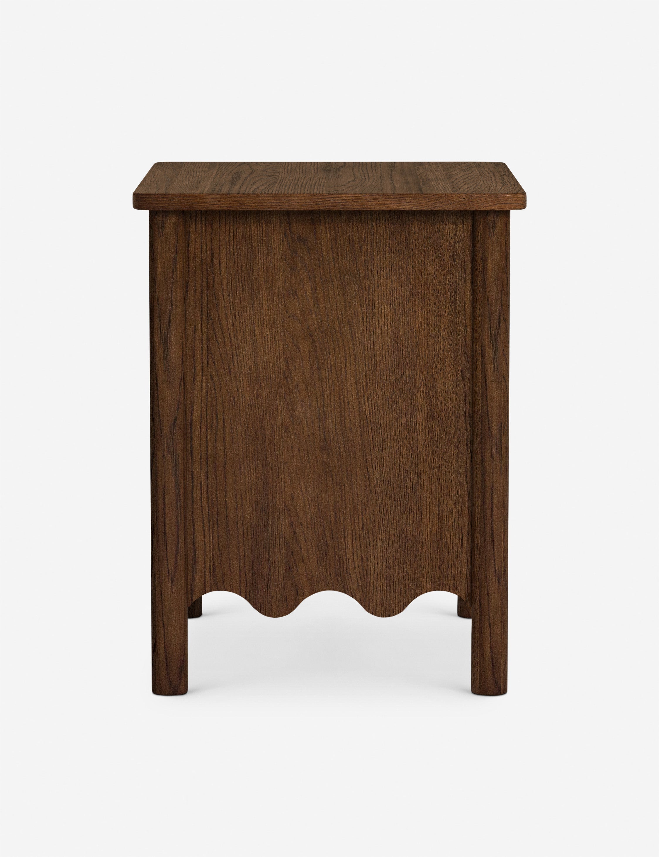 Table de chevet - allie des détails classiques à une silhouette subtilement ajustée