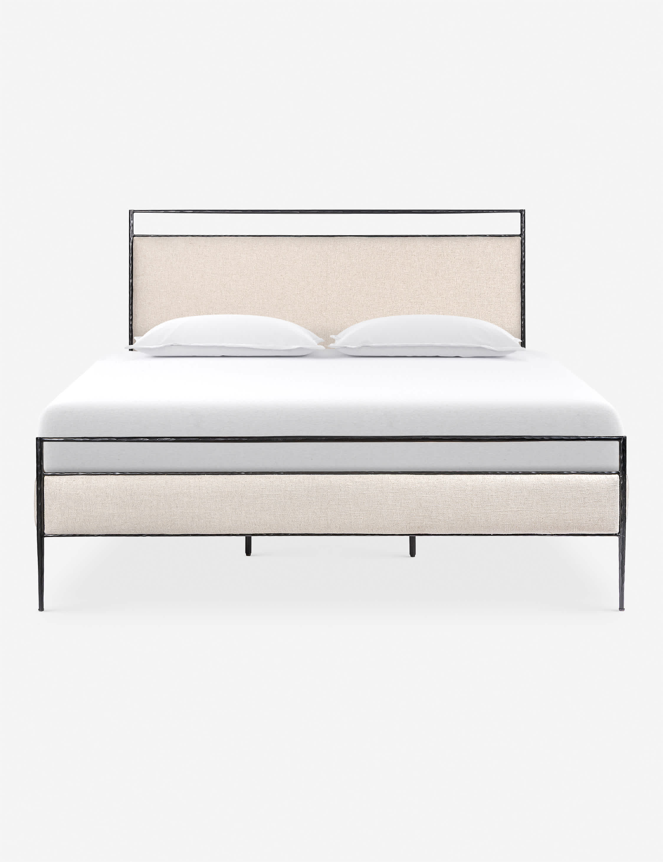 Lit plateforme - allie un design soigné à des matériaux durables, créant des pièces conçues avec intention pour embellir votre espace