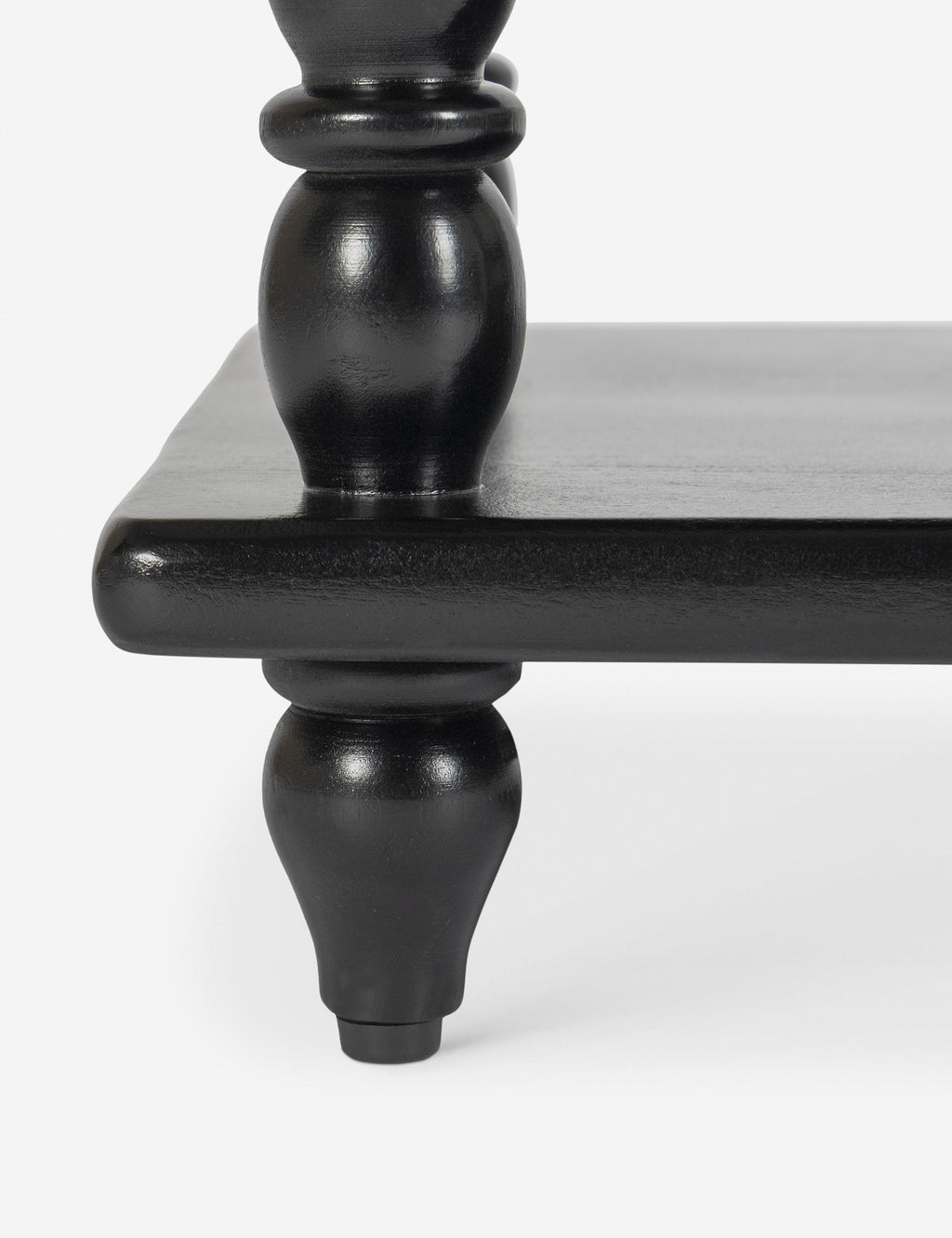 Table de chevet - Nous aimons le design à balustres
