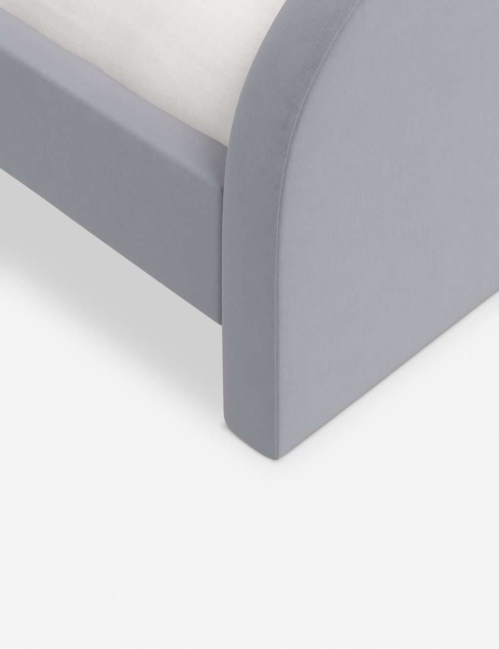 Lit plateforme - Le lit plateforme Bescond offre un confort ancré grâce à sa silhouette douce