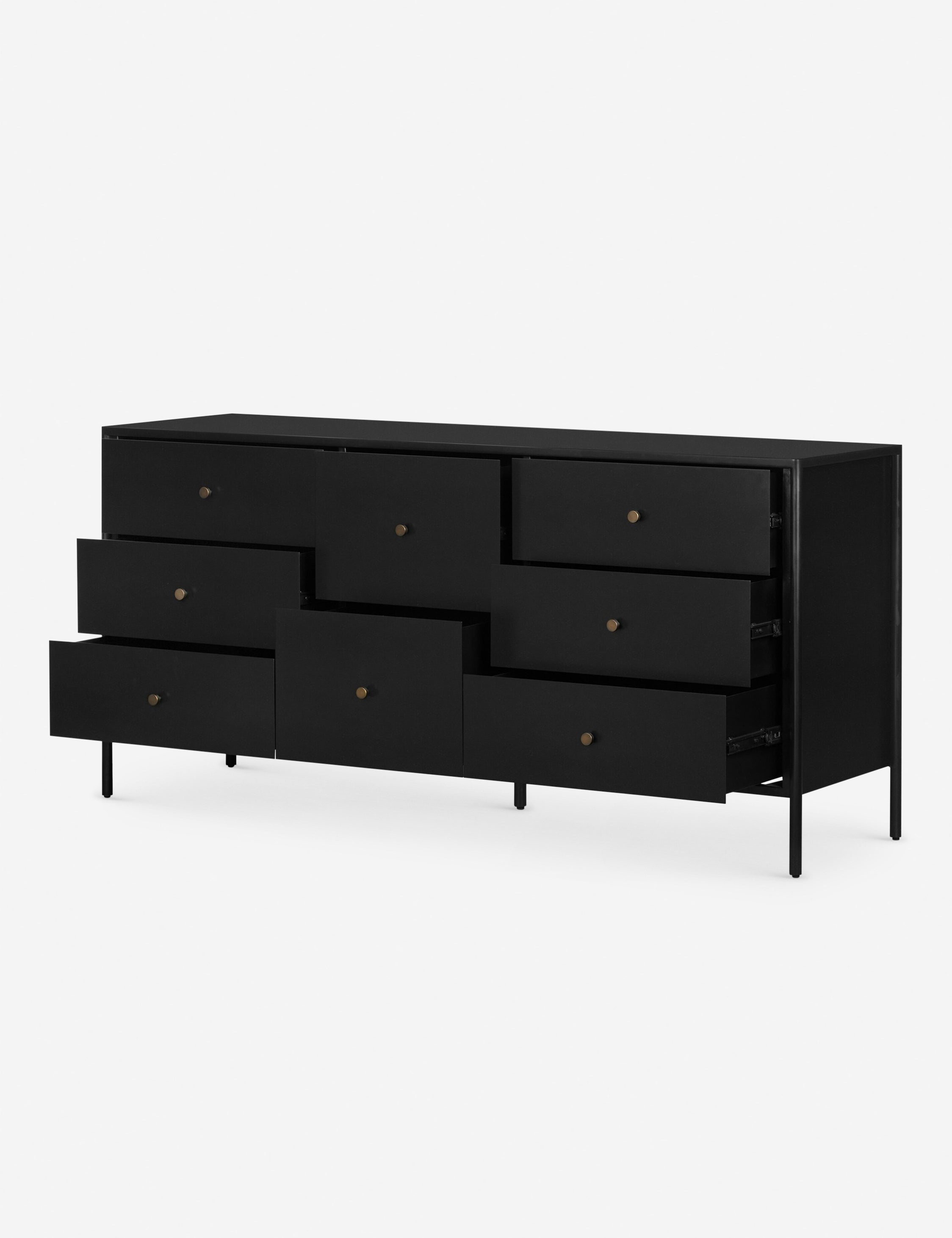 Commode 8 tiroirs - Fer finition noire, au profil épuré, et dotée de ferrures en bronze pour un look industriel propre et soigné avec
