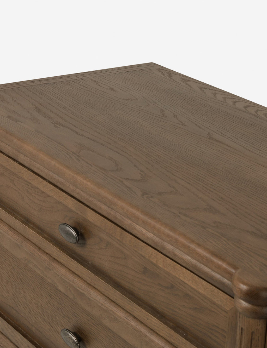 Commode à 6 tiroirs - Le style traditionnel rencontre l'attrait moderne dans cette commode d'inspiration européenne vintage
