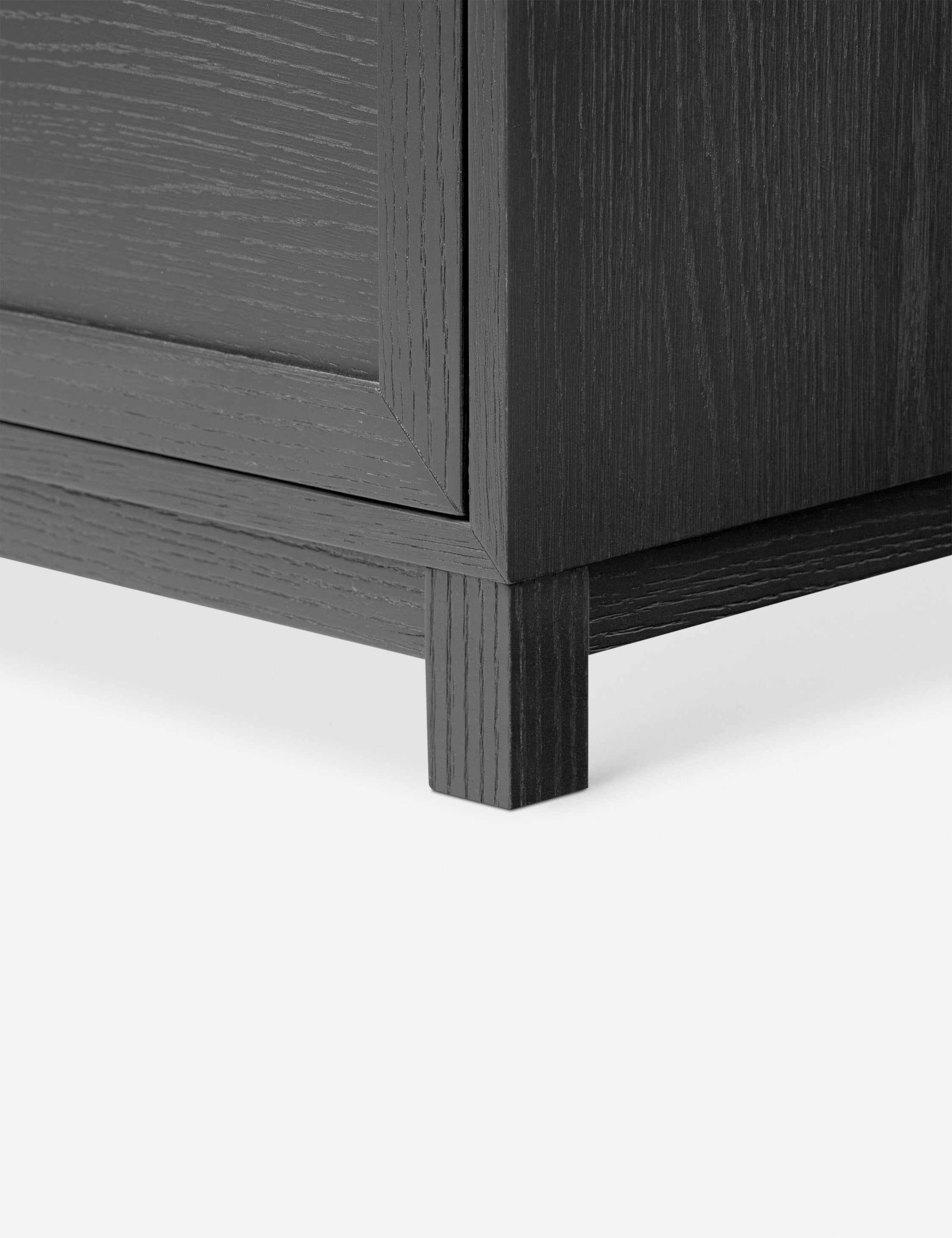 Table de chevet - Une table de chevet de style transitionnel en chêne pour un impact intemporel